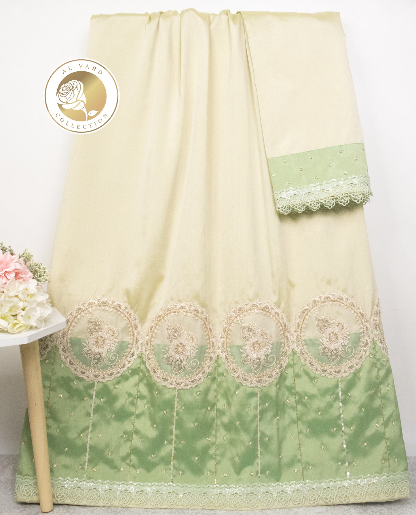 Sage Green Silk Rida With Heavy Lace With Lite Aari Touch Up