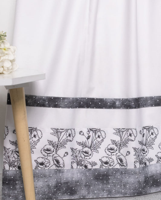 White Ohbat Rida With Smart Floral Panel