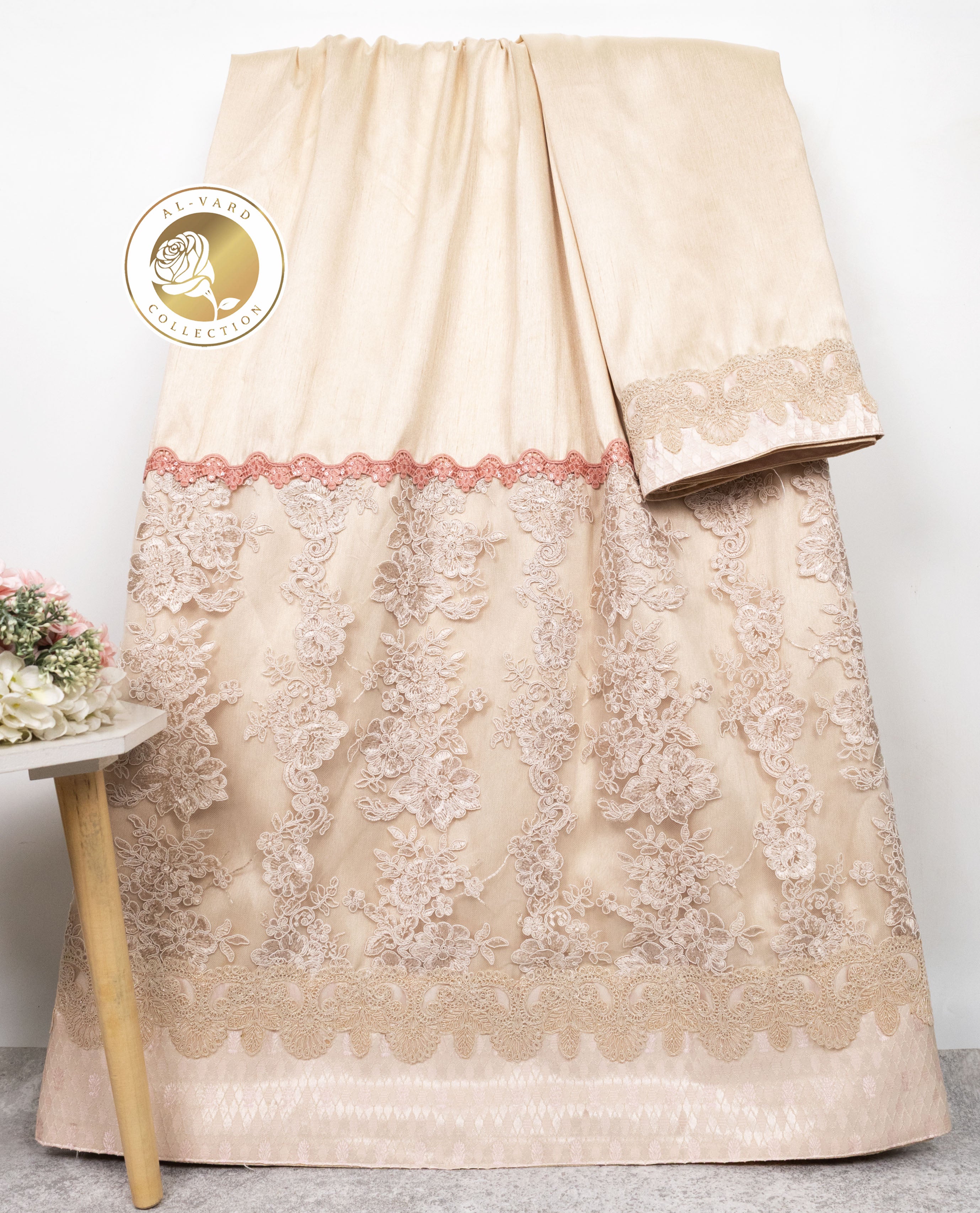 Dull Gold Rida With Smart Floral Lace & Smart Golden Panel