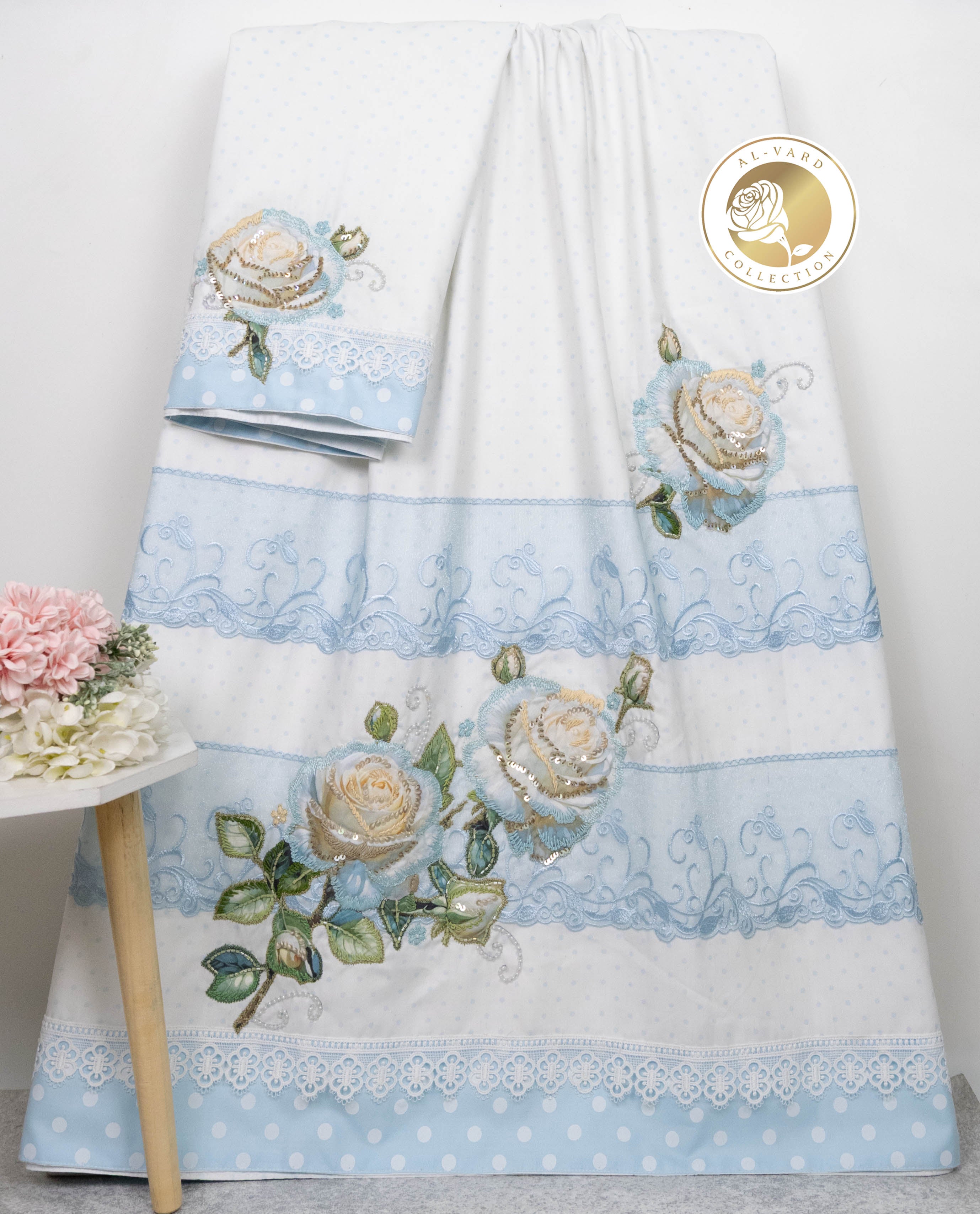 White Self Dots Rida With Smart Floral Lace & Floral Applique Bunch Aari TouchUp