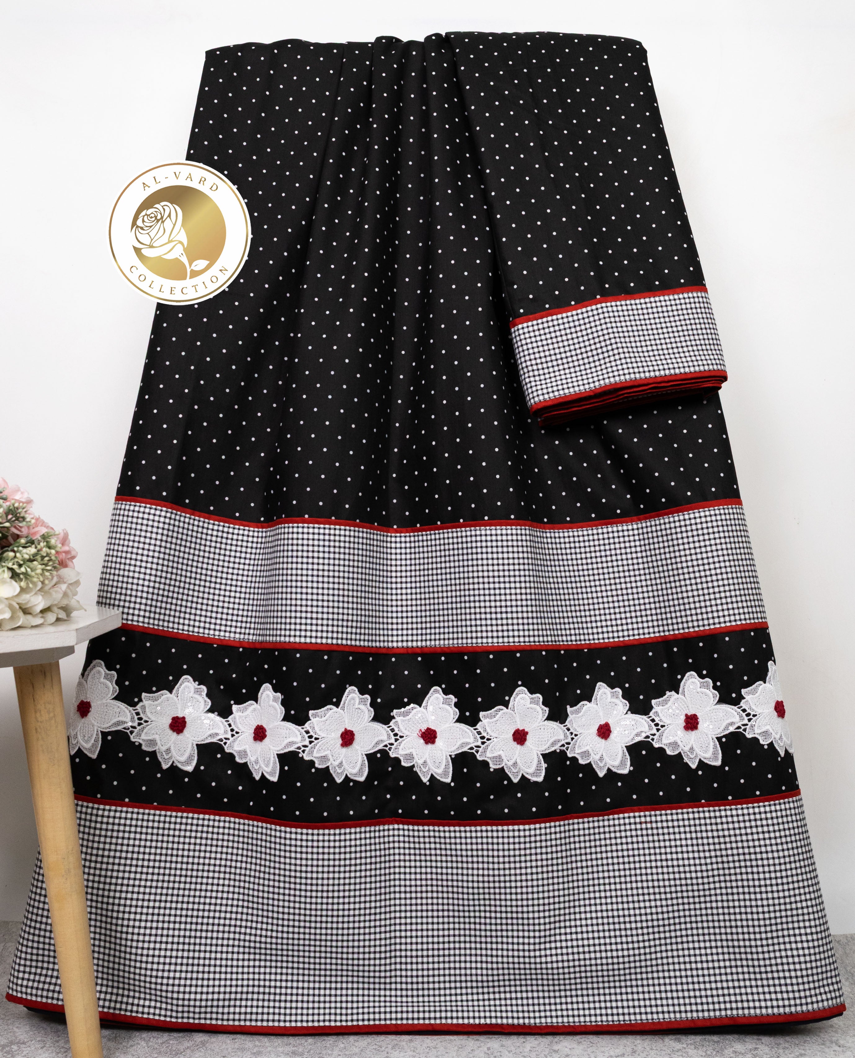 Black Base White Dots Rida With Smart Floral Lace & Smart Mini Checks Panel