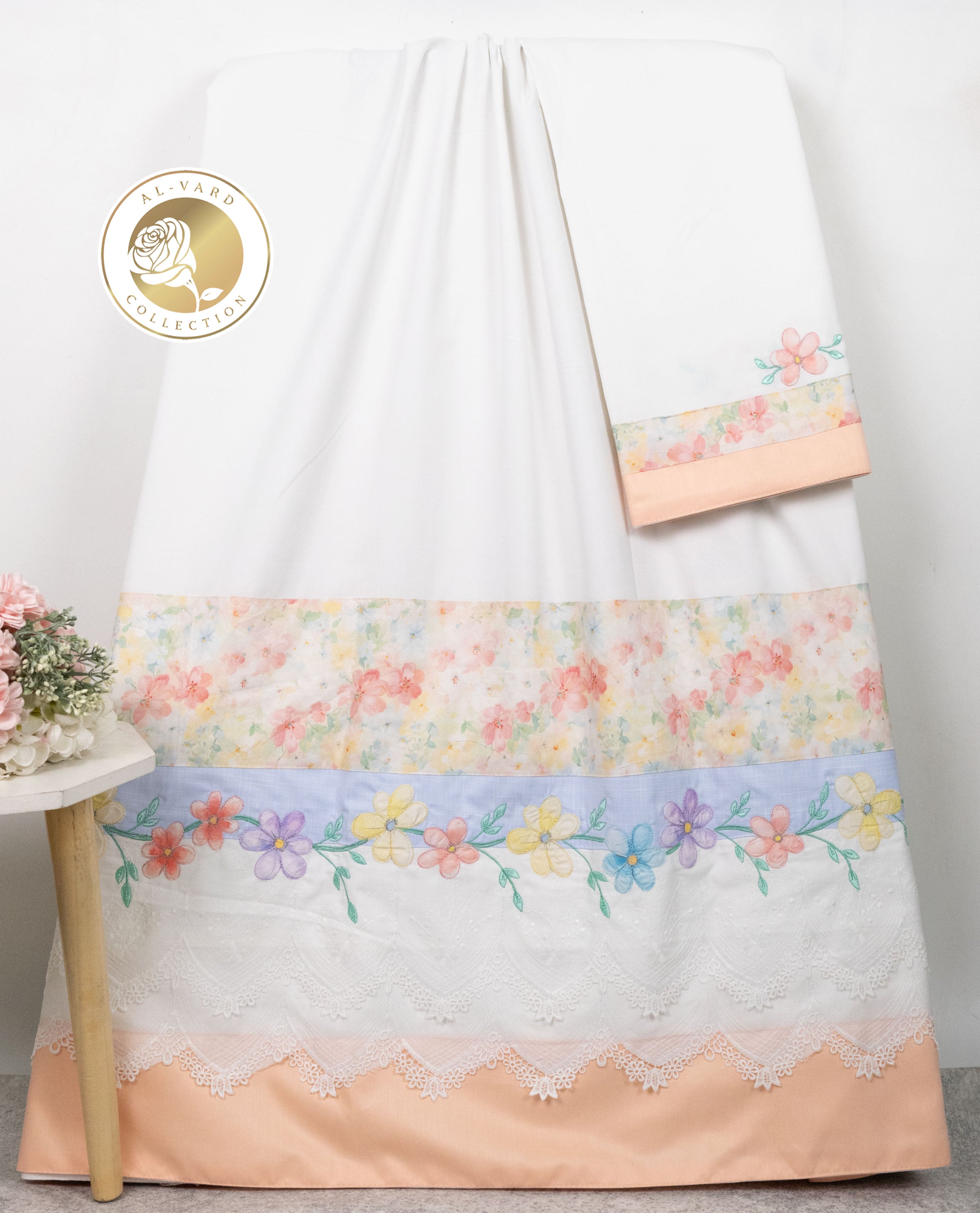 Bright White Rida With Smart Floral Panel Lace & Smart Floral Border Work