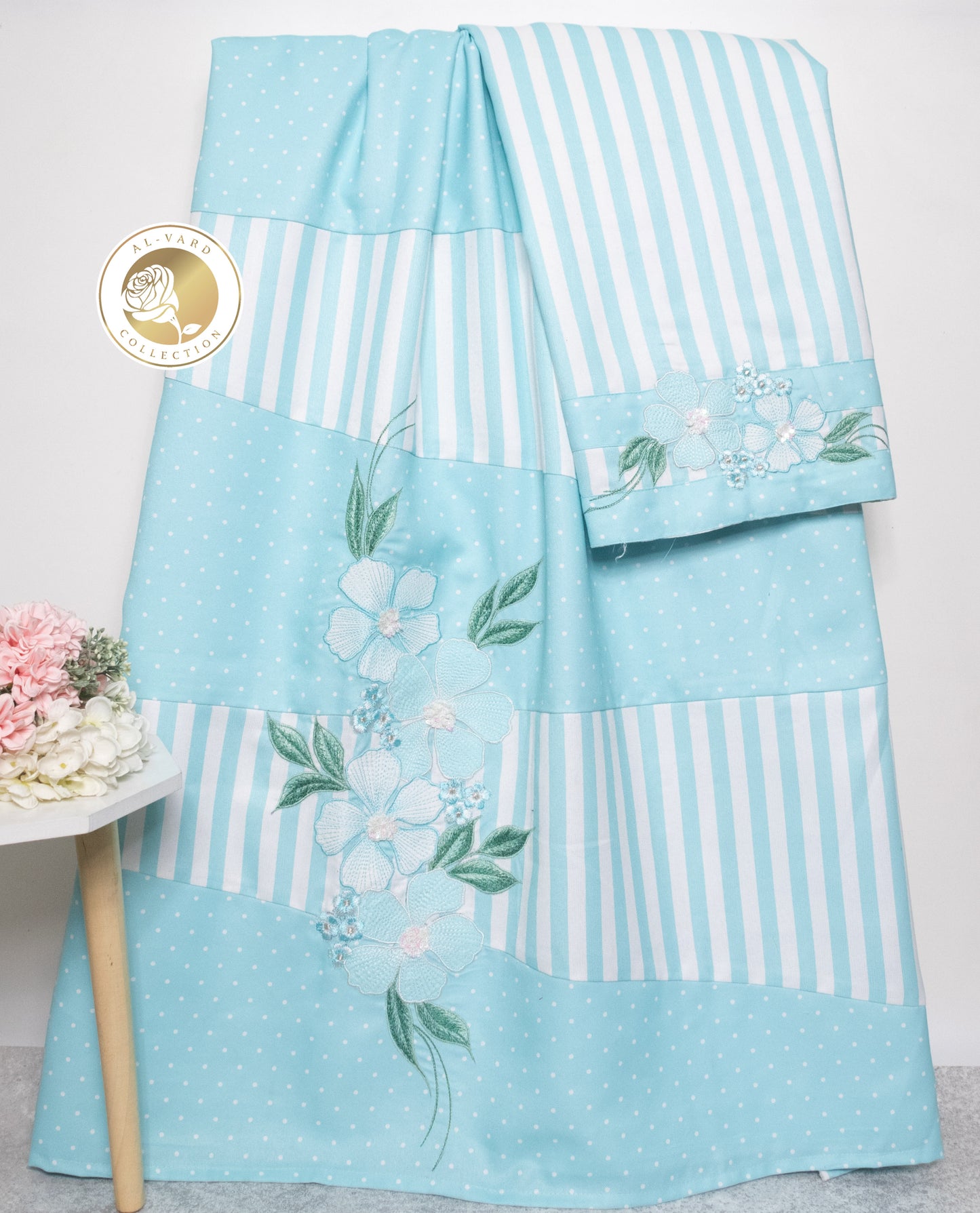 Light Blue Rida With Smart Pattern & Floral Work
