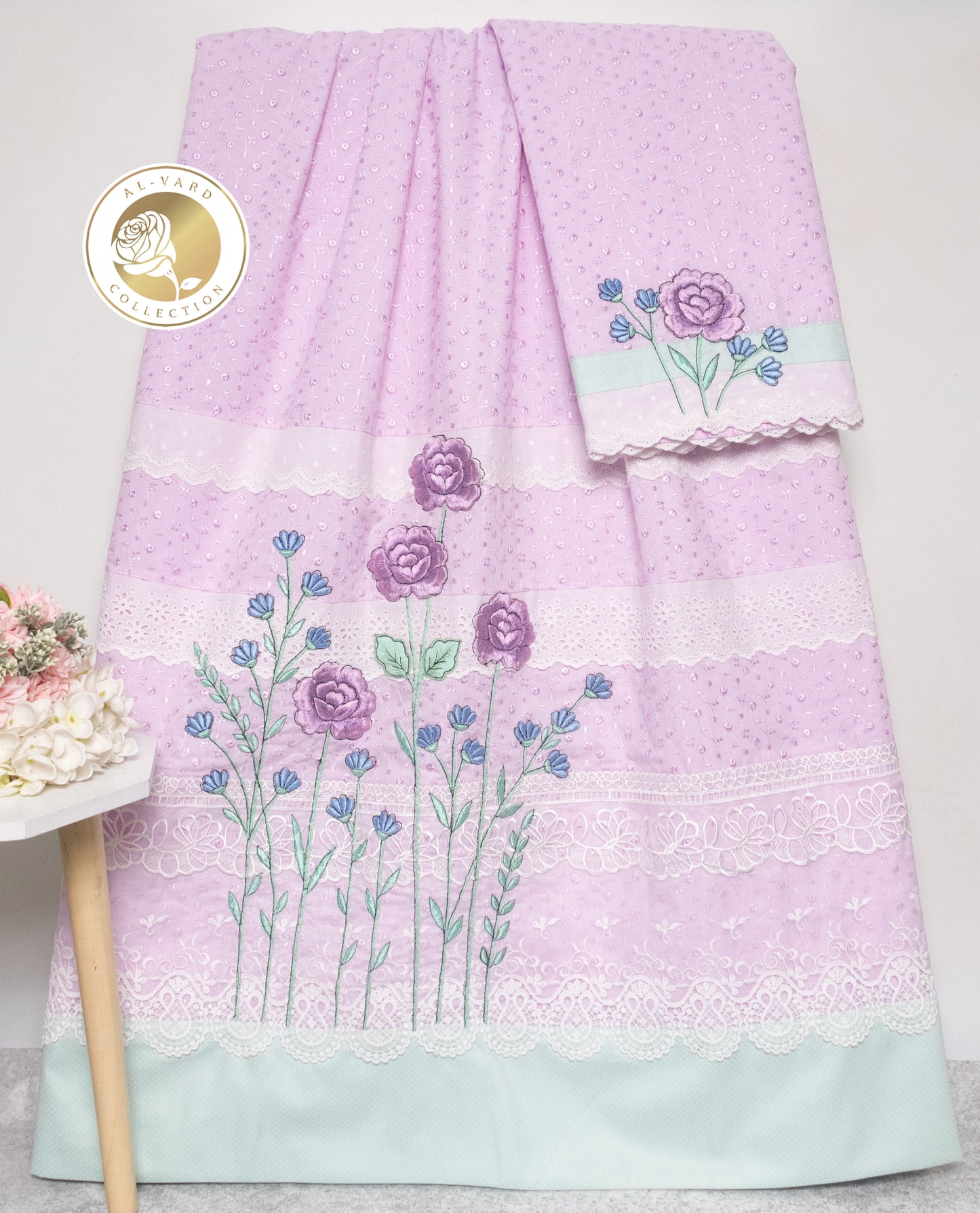 Light Purple Hakoba Rida With Smart Lacing Panelling & Floral Work