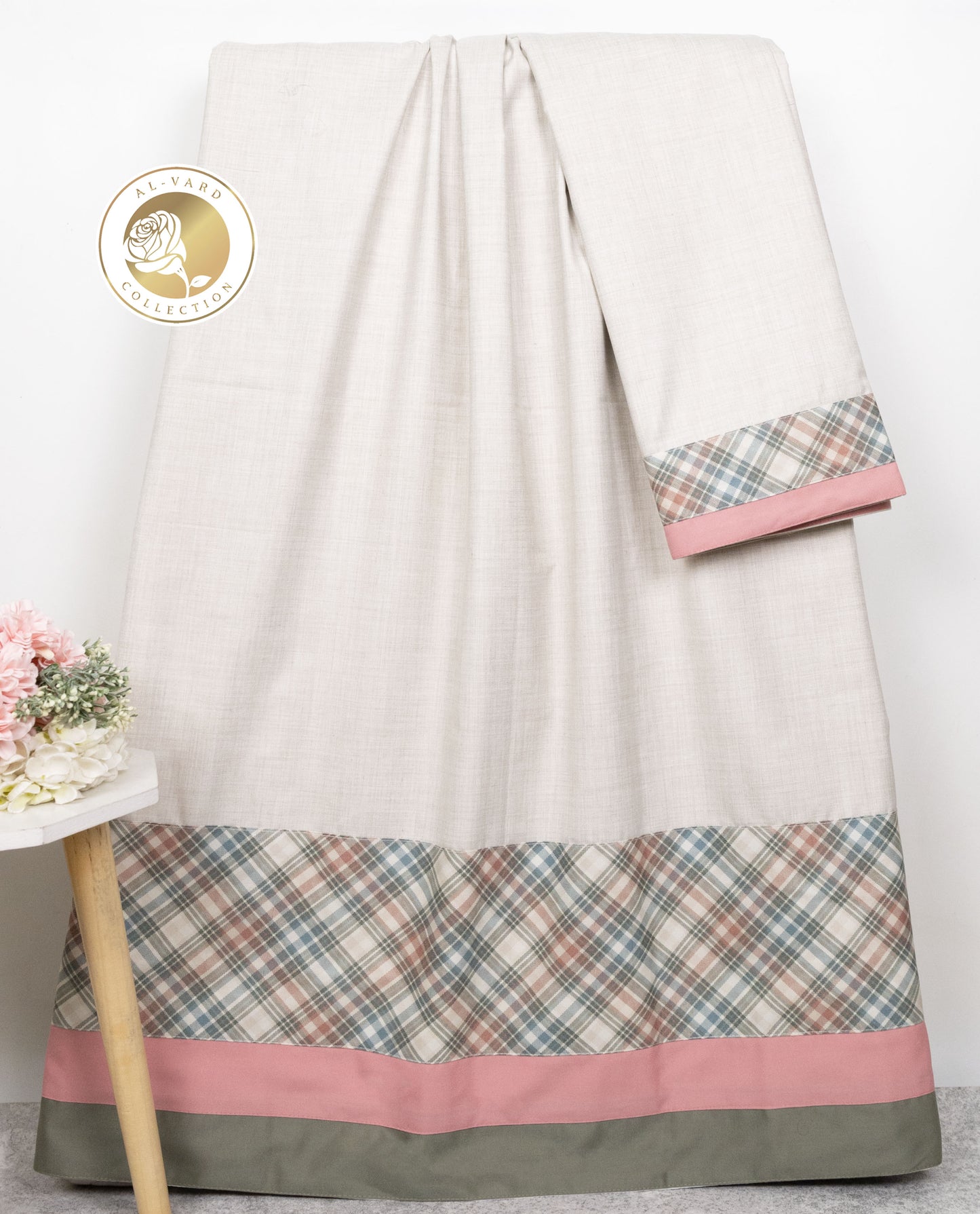 Off White Rida With Multi Checks & Plain Panel