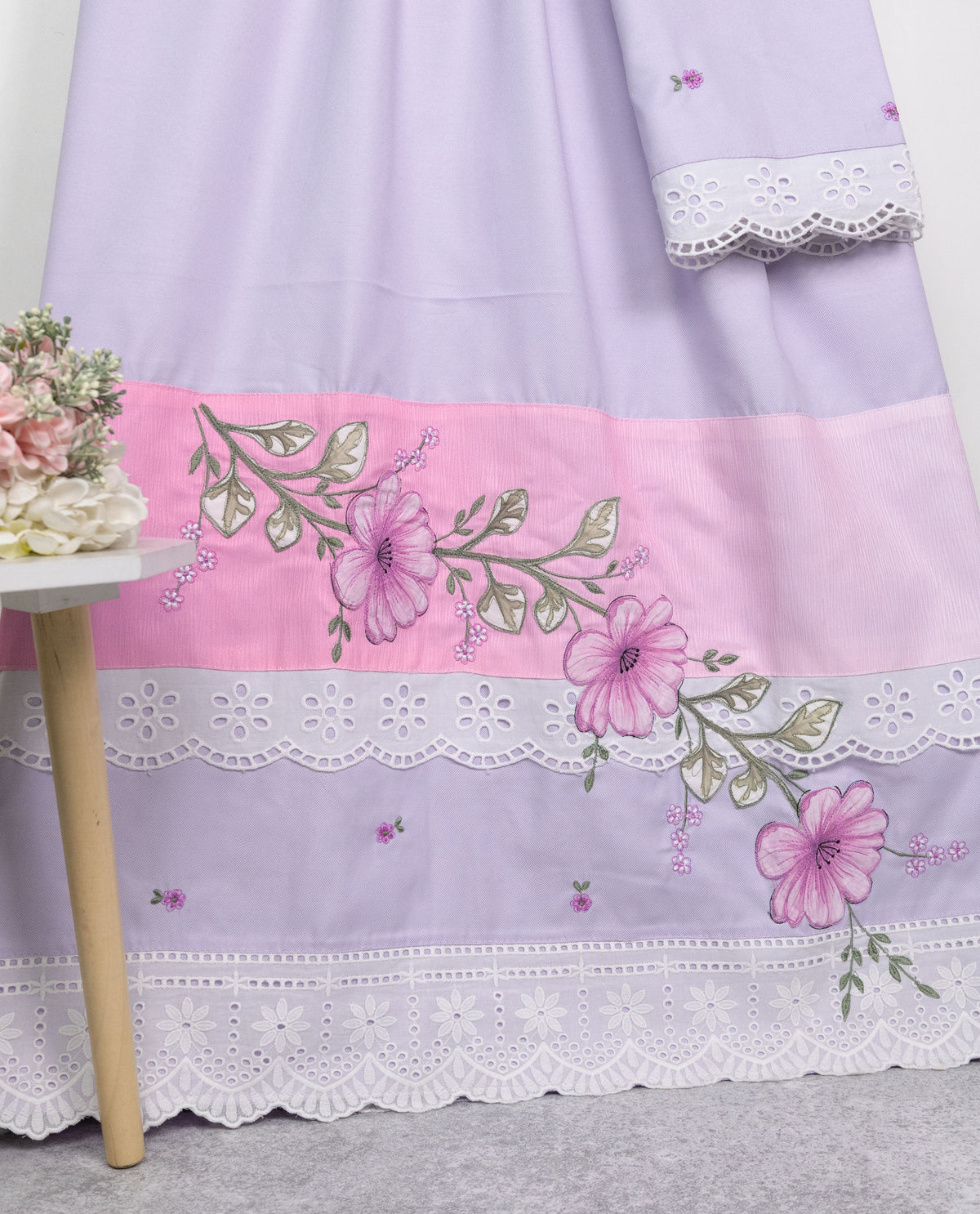Light Purple Rida With Smart Floral Embroidery Work & Smart Lacing-310 ...