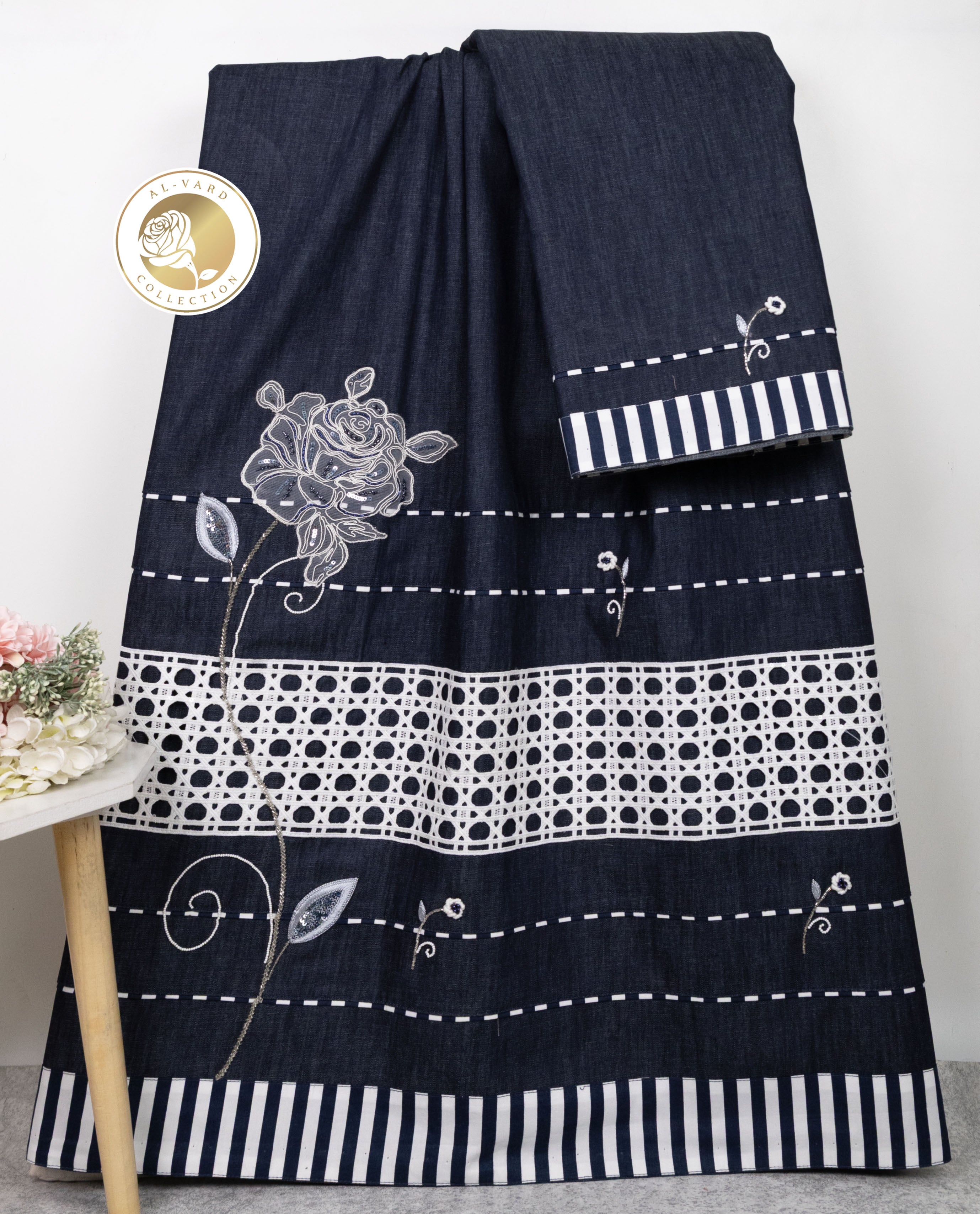 Dark Indigo Rida With Fancy Pattern Smart Panel & Smart White Floral Work