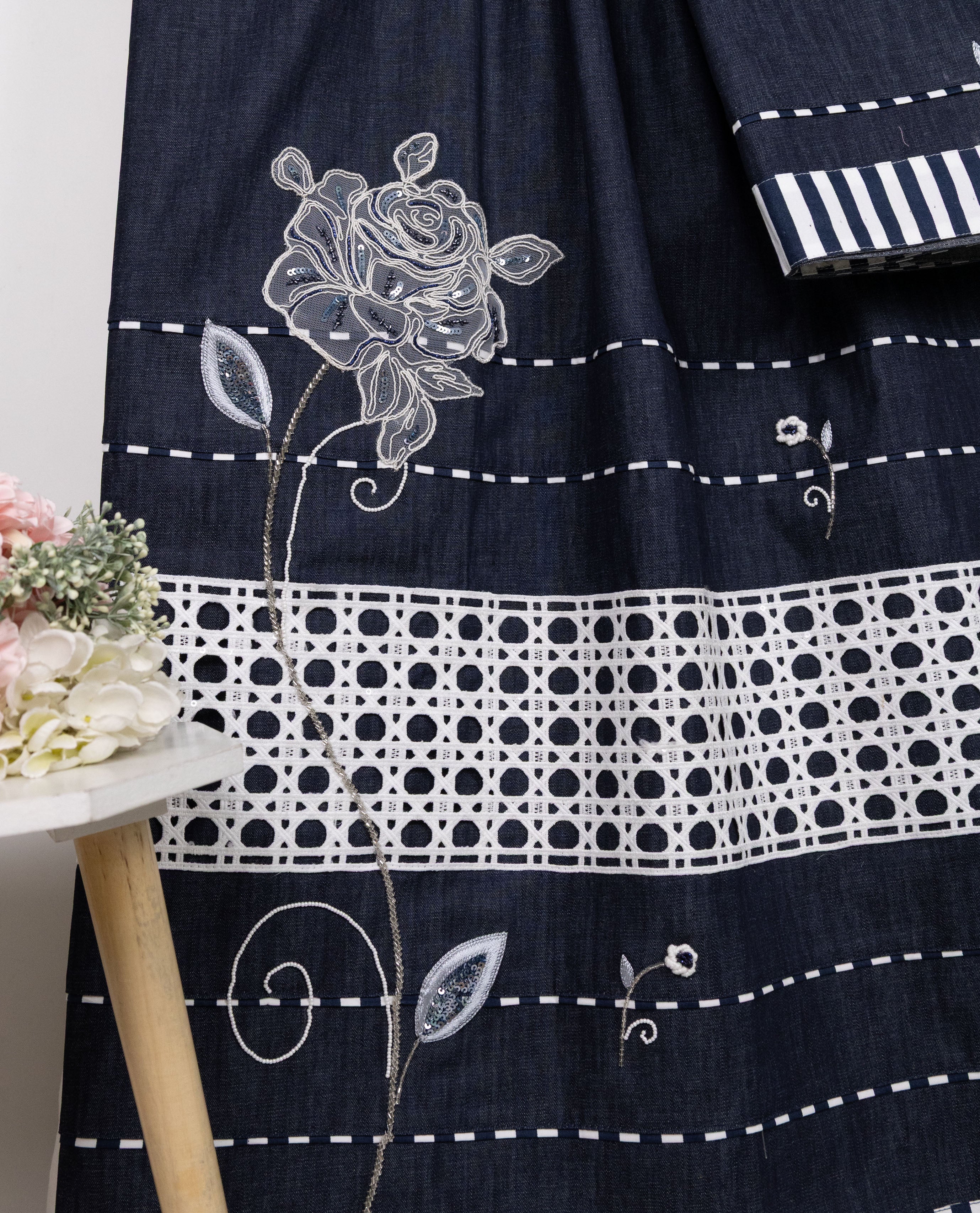 Dark Indigo Rida With Fancy Pattern Smart Panel & Smart White Floral Work