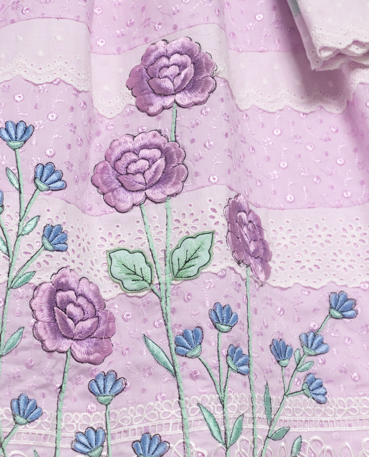 Light Purple Hakoba Rida With Smart Lacing Panelling & Floral Work