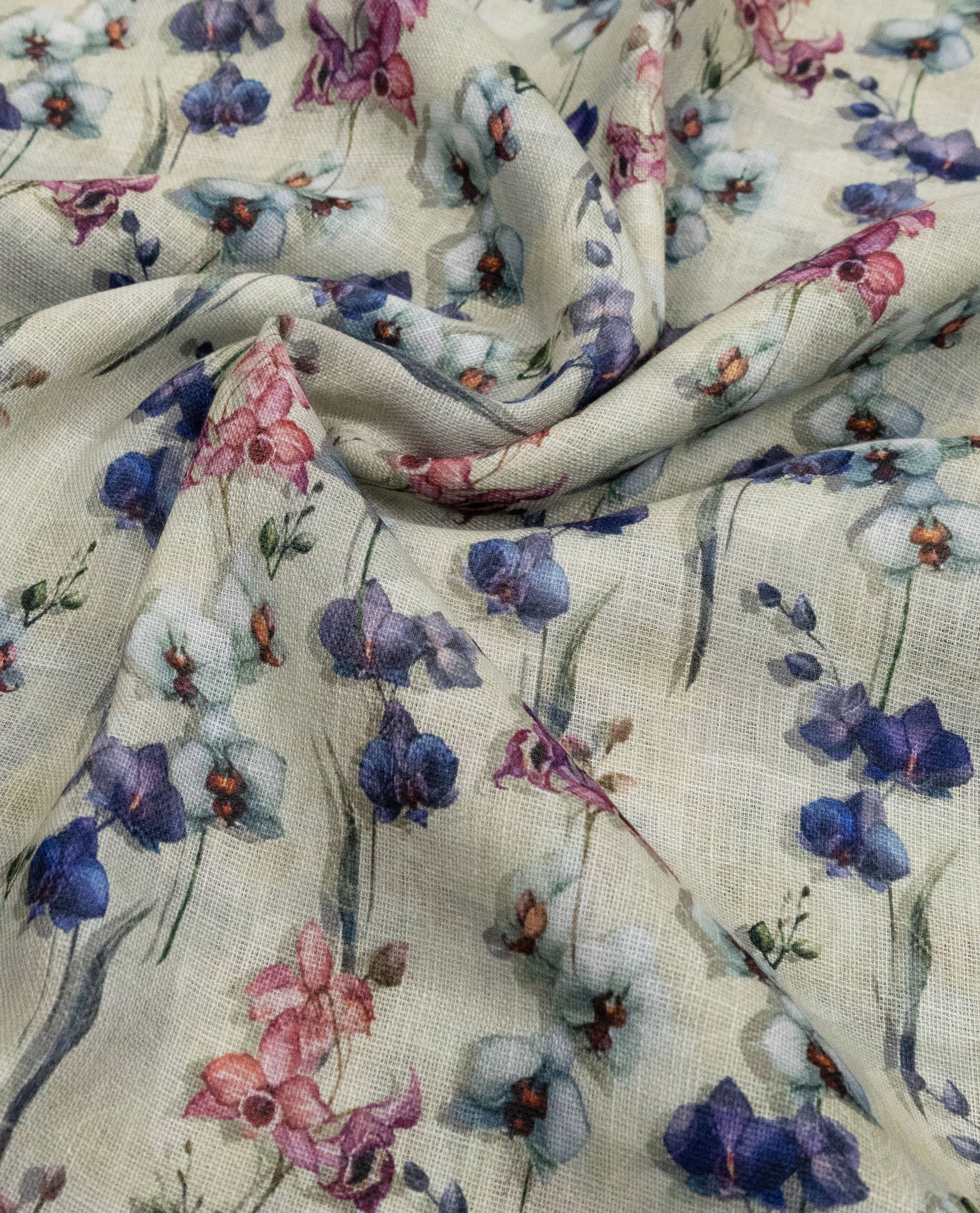 Cream Base Floral Print Rida With Smart Heavy Panel & Floral Aari Work On Panel