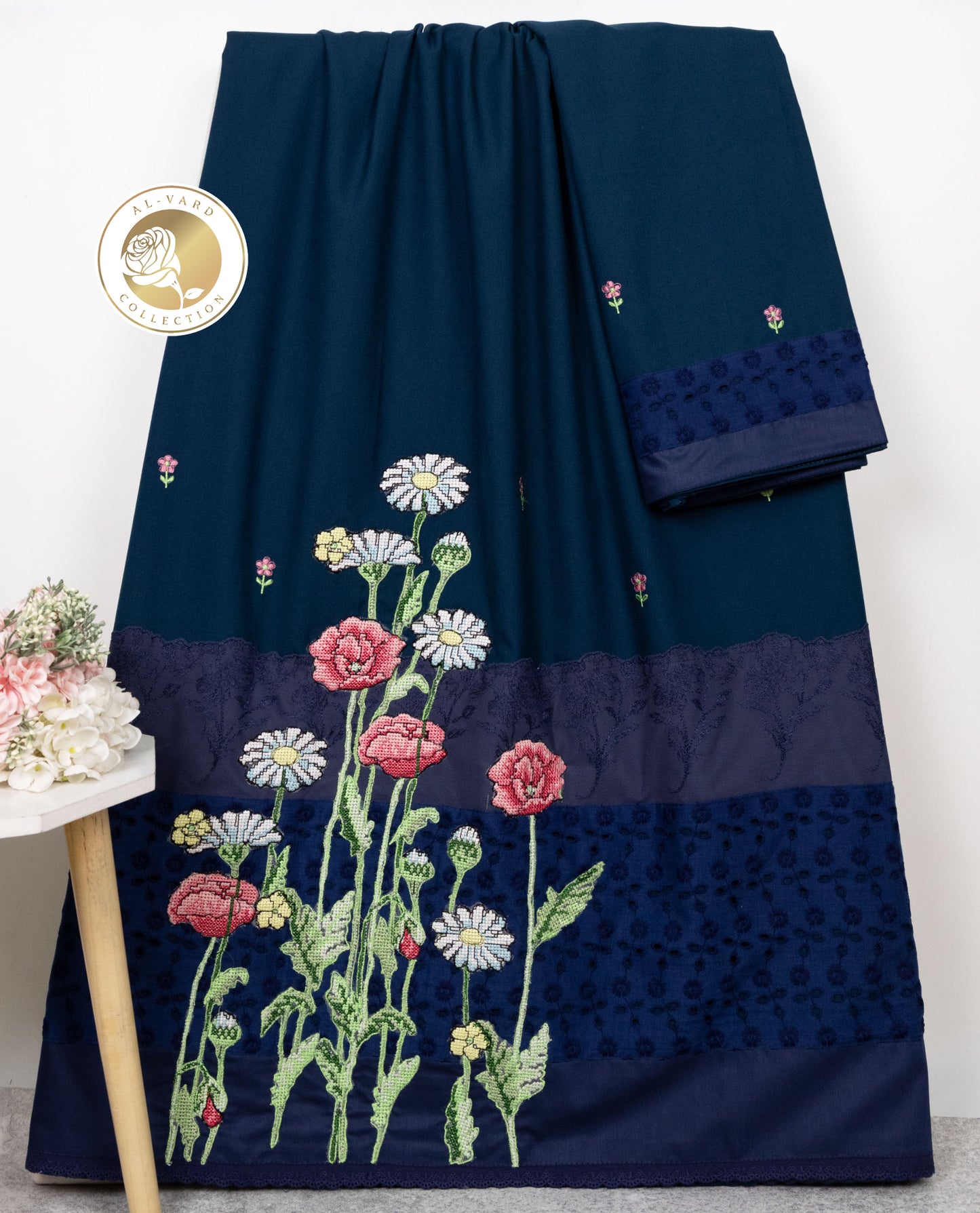 Deep Teal Blue Rida With Dark Blue Lace Panel & Crosscet Floral Work