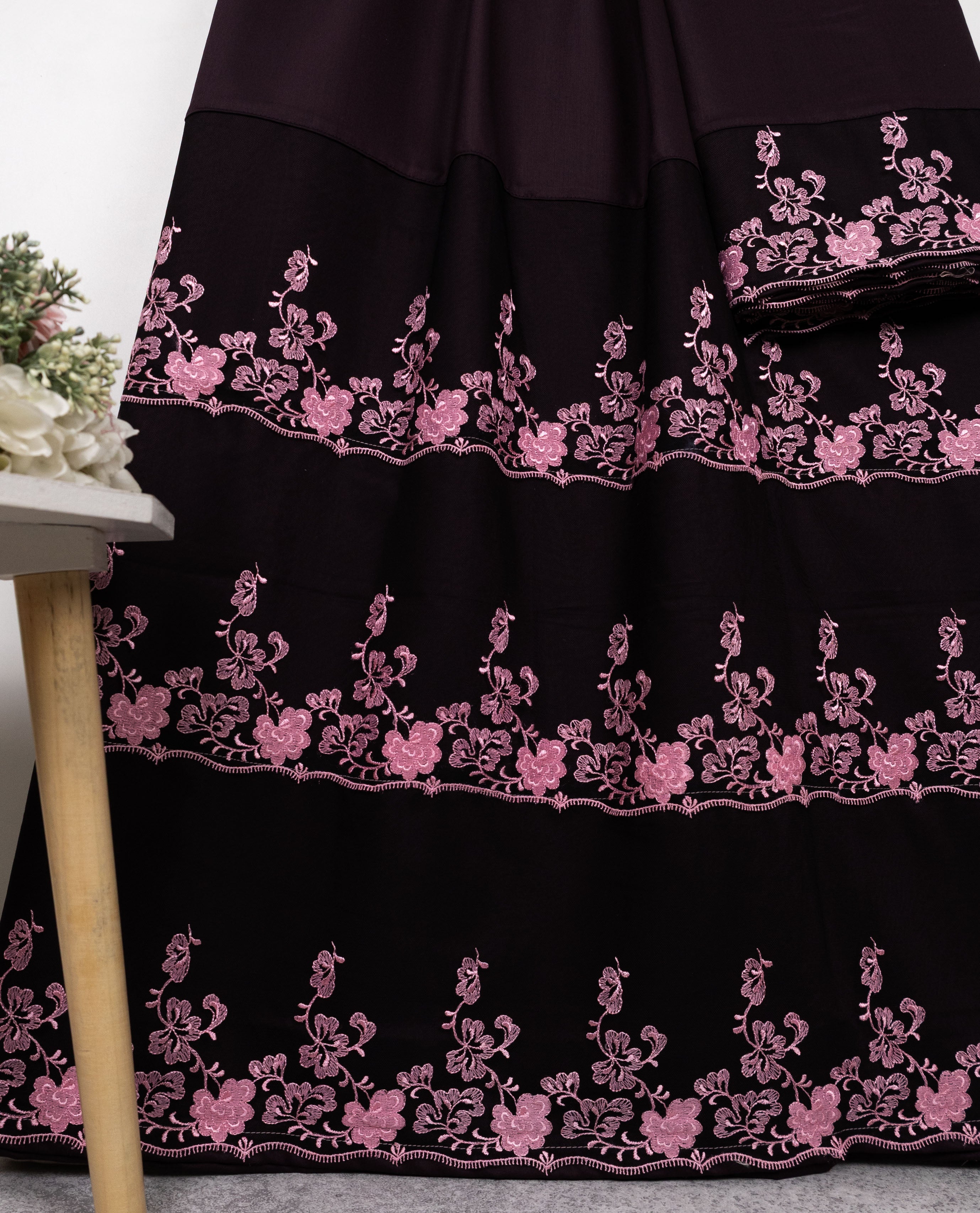 Dark Burgundy Rida With Smart Light Pink Floral Lace & Smart Look