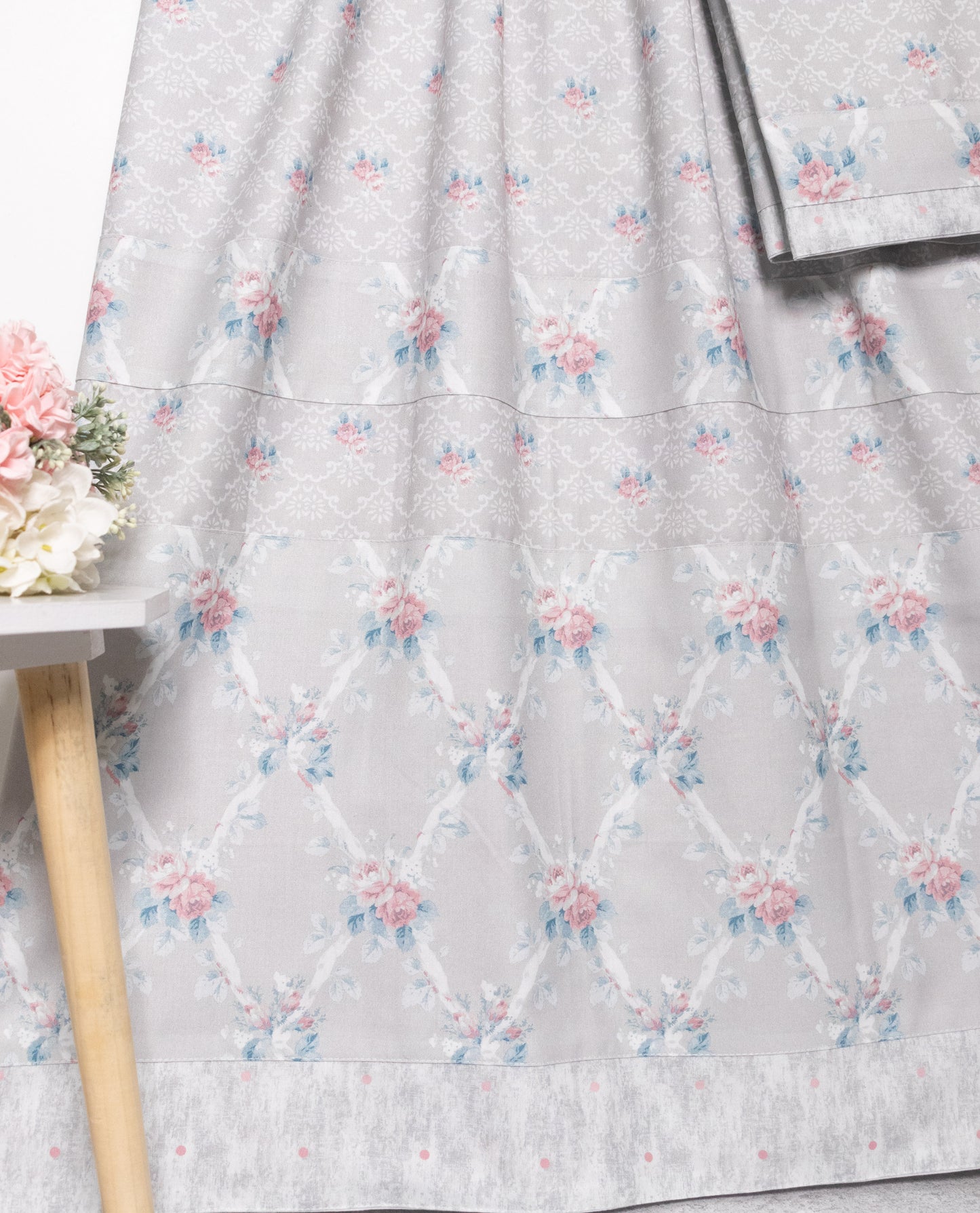 Beige Floral Print Rida With Smart Floral Print Panel & Floral Patta