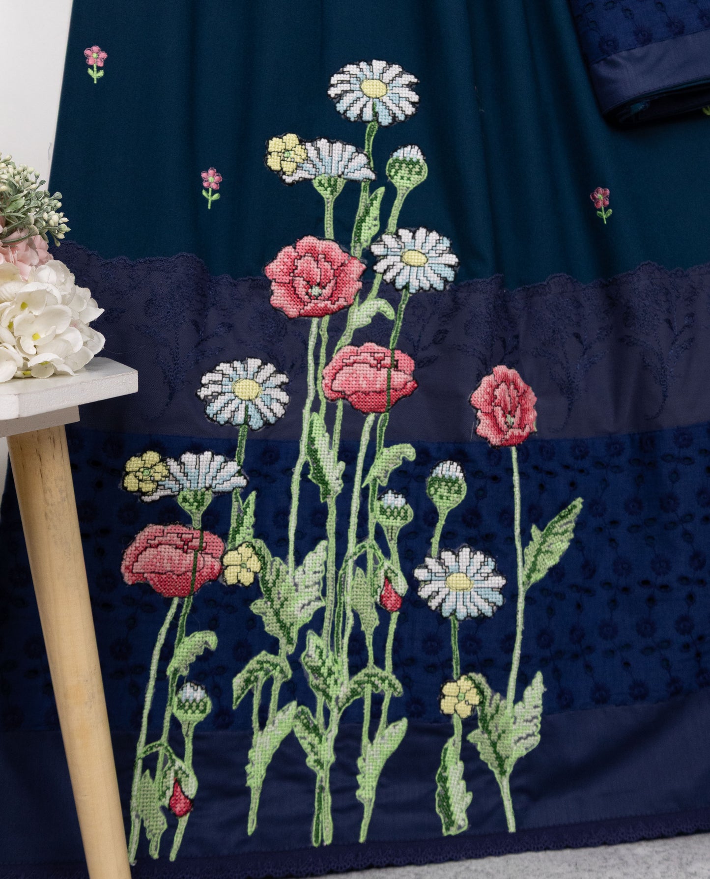 Deep Teal Blue Rida With Dark Blue Lace Panel & Crosscet Floral Work