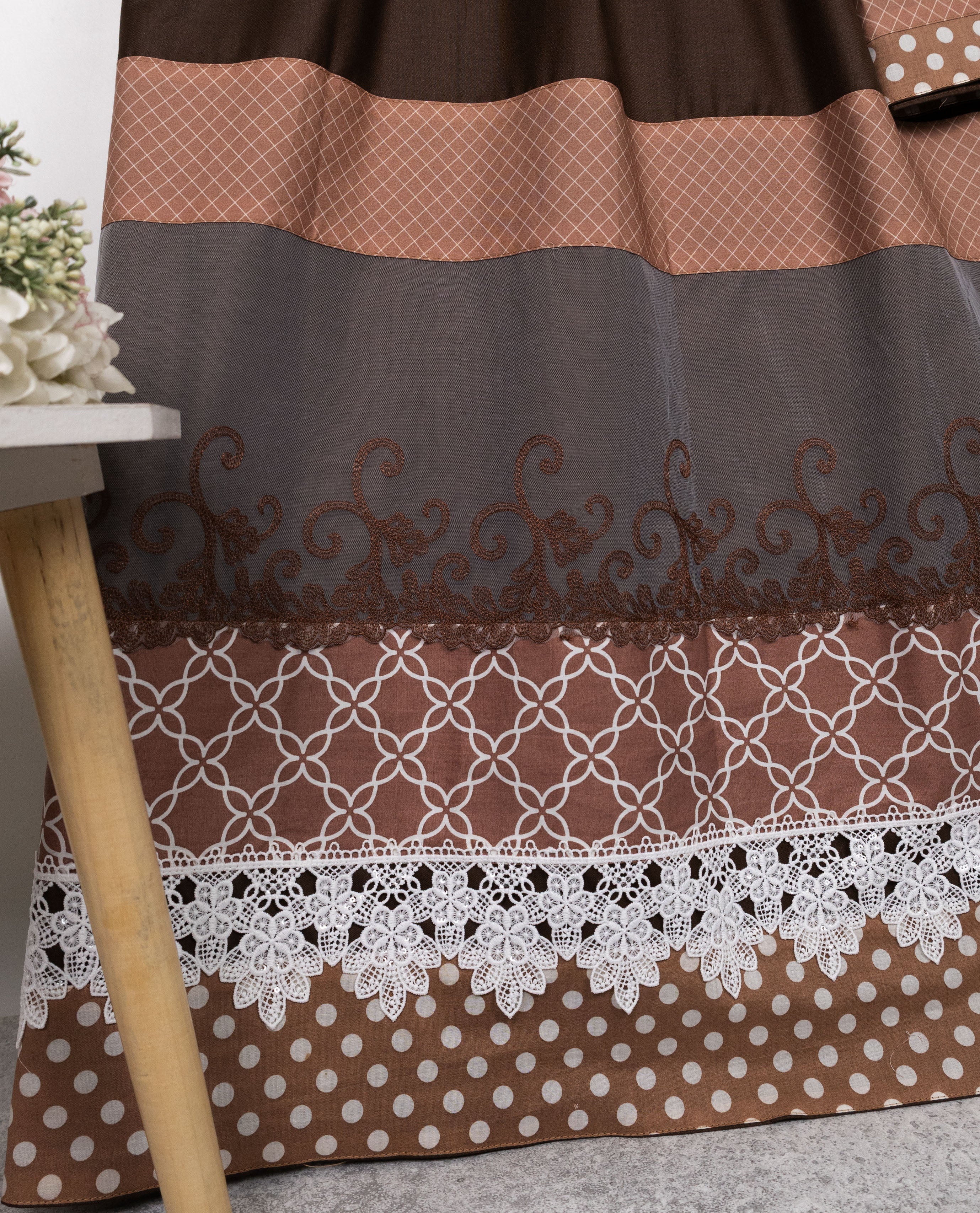 Dark Chocolate Brown Rida With Smart Printed Panel & Smart Floral Lace