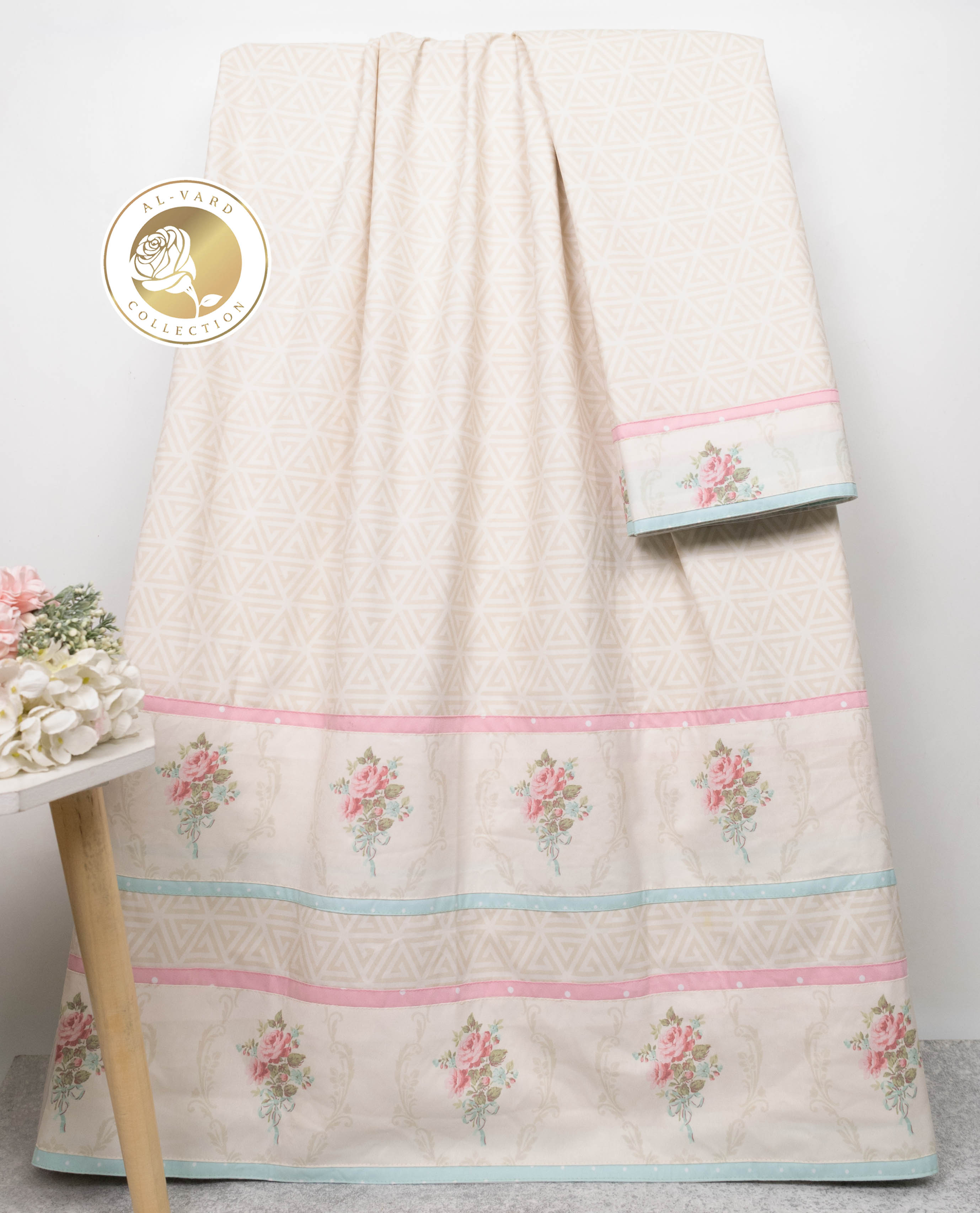 Light Beige Self Print Rida With Smart Floral Panel & Smart Pipin