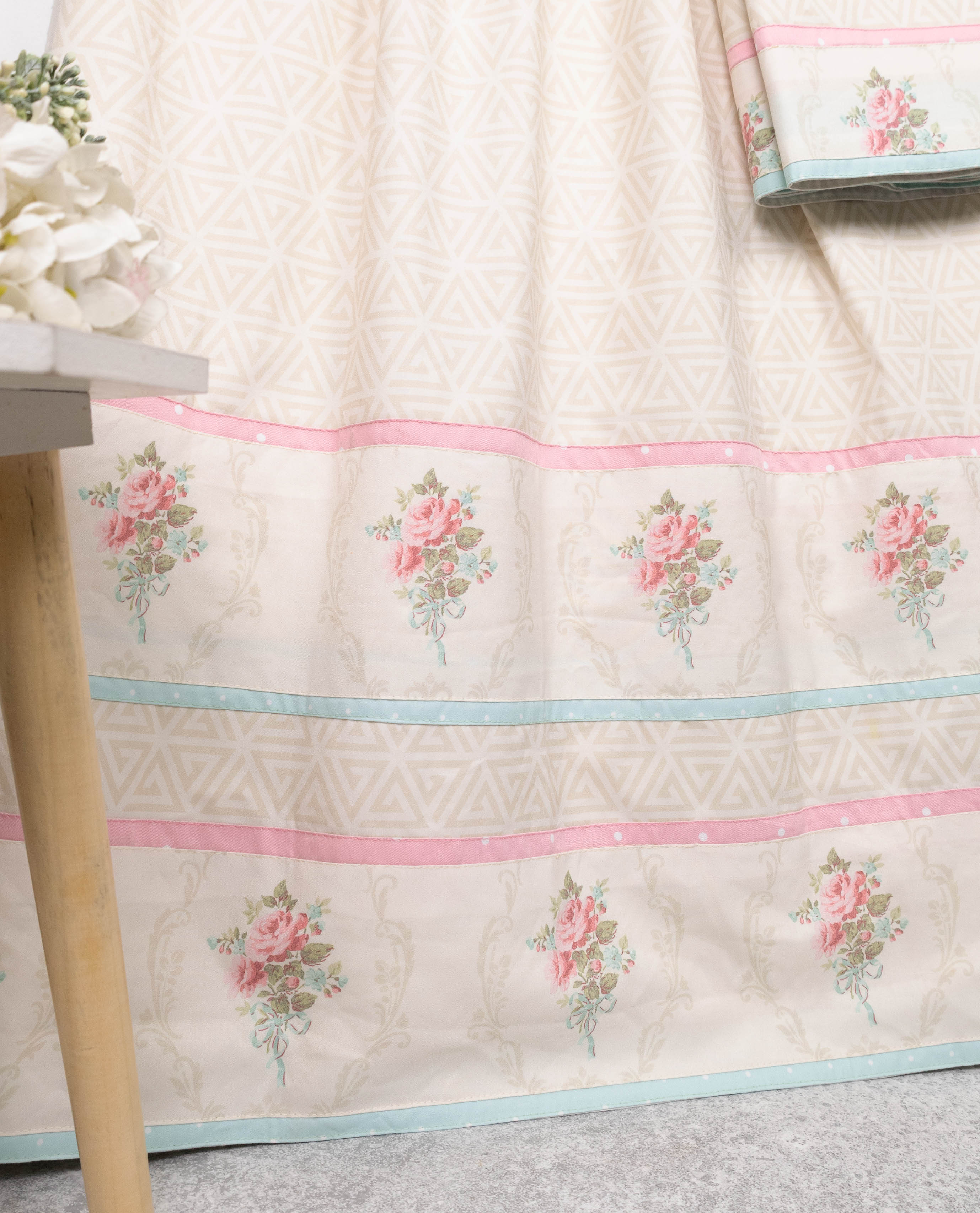 Light Beige Self Print Rida With Smart Floral Panel & Smart Pipin