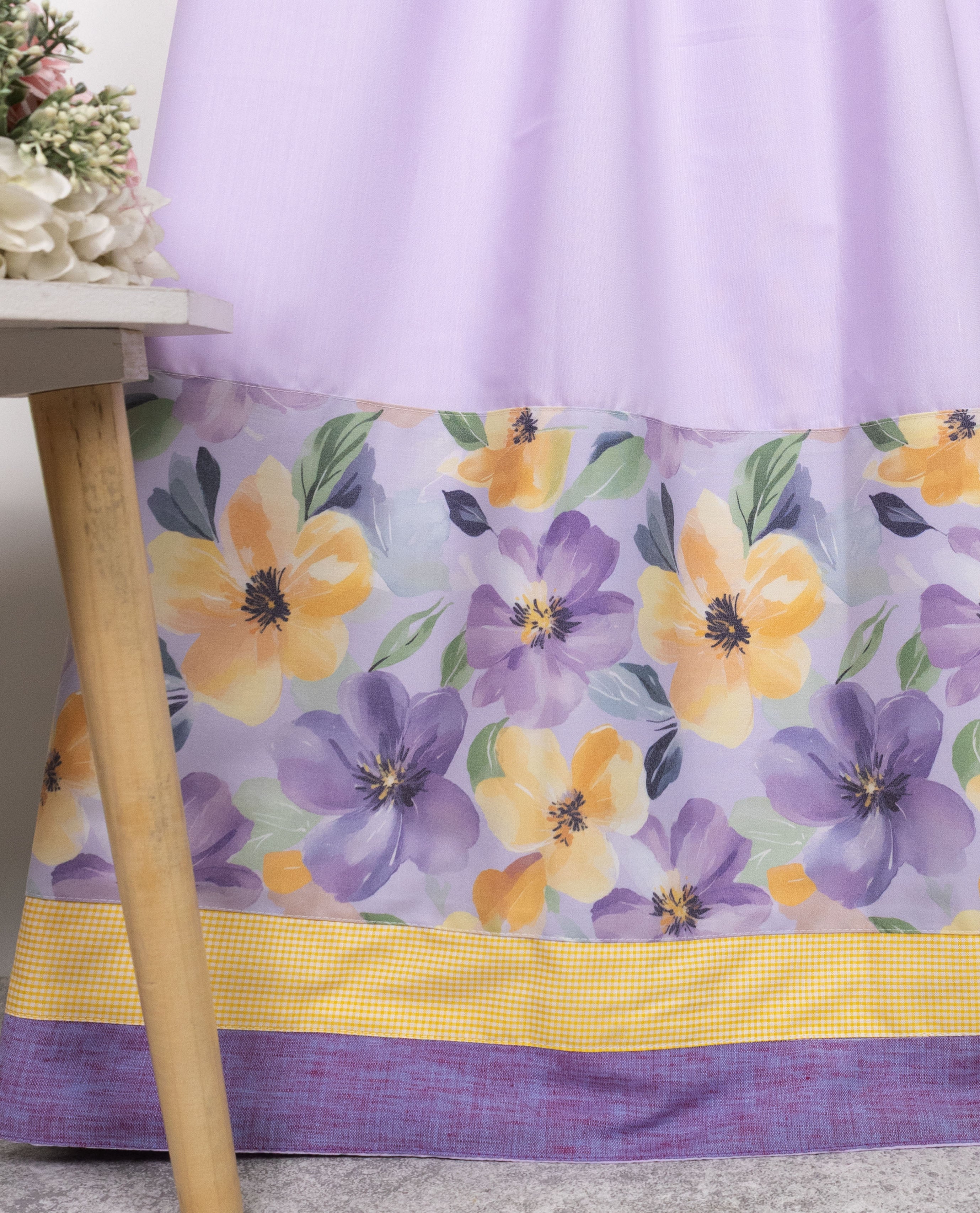 Lilac Rida With Smart Floral Printed Panel & Plain Two Color Belt