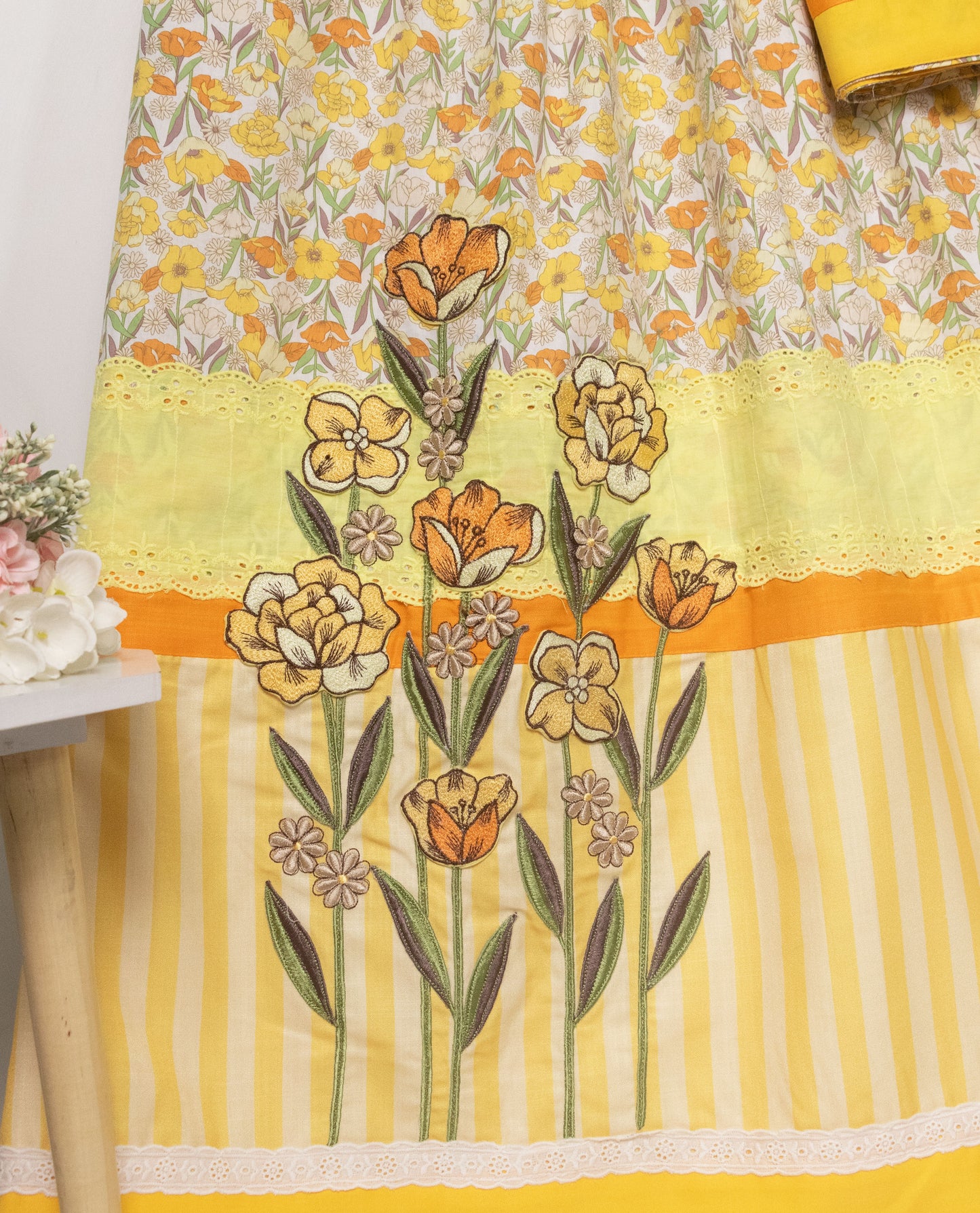 Printed Floral Rida With Smart Lining Panel Lace & Floral Work