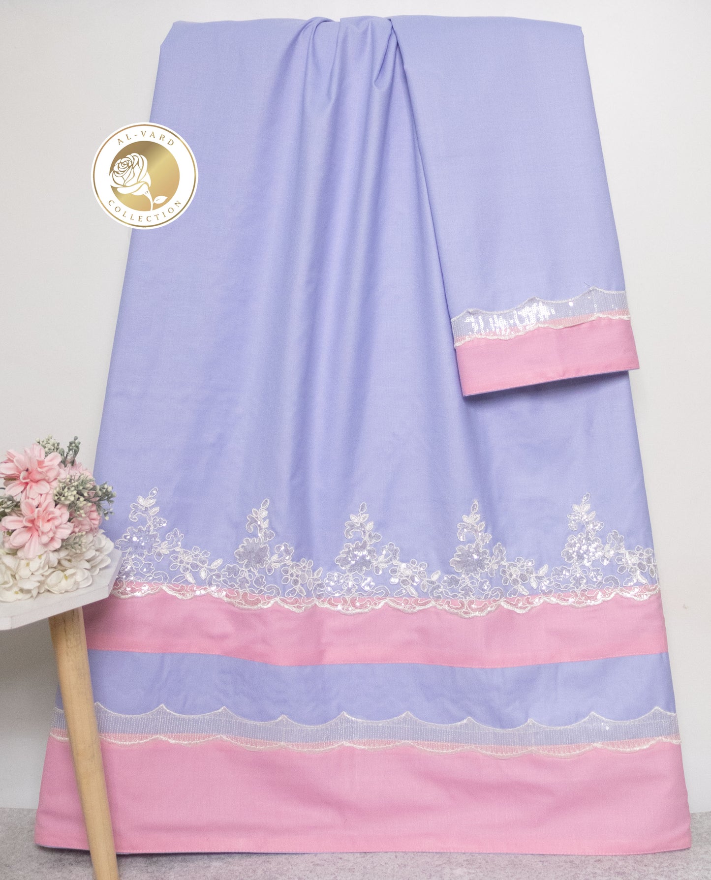 Lilac Rida With Smart Plain Panel & Smart White Lace