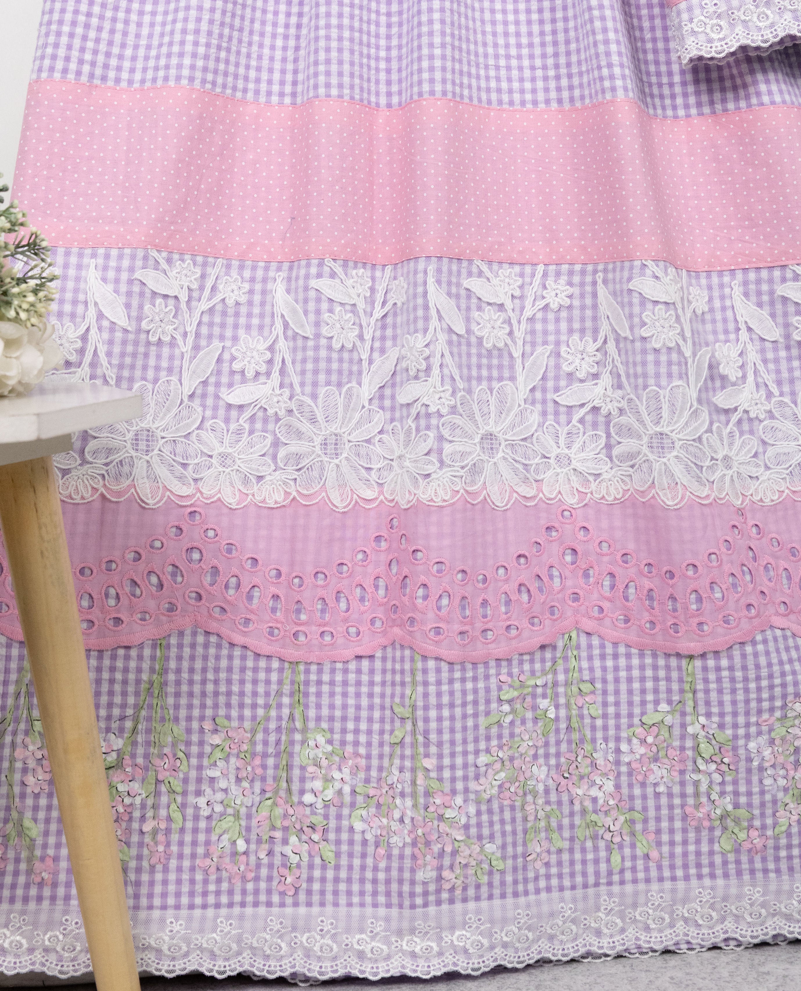 Lilac White Gingham SeerSucker Rida With Smart Lace & Floral Hand Painting