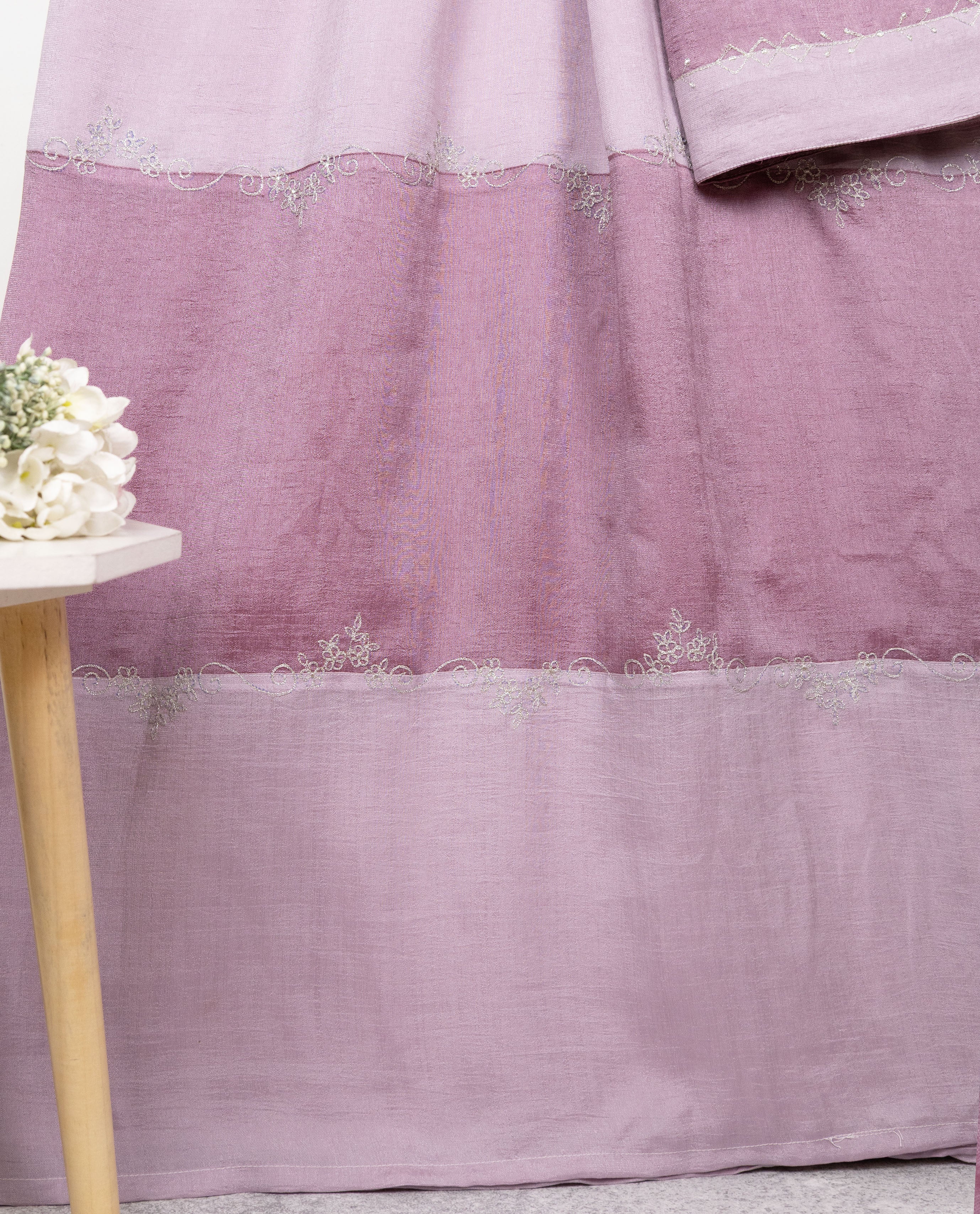 Opera Mauve Light Dark Shade 90 grm Silk Rida With Smart Border