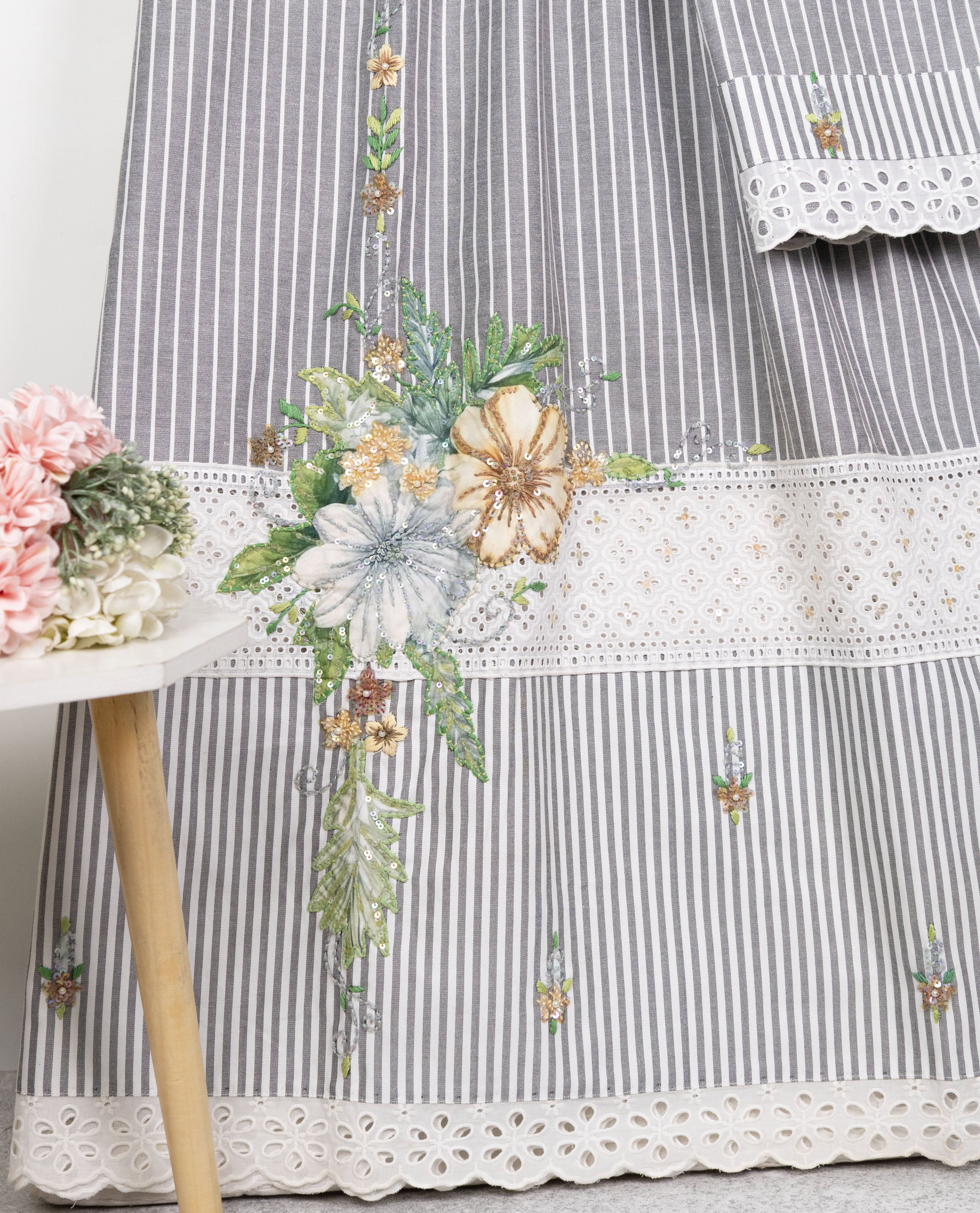 White Grey Stripes Rida With Smart Lace & Floral Applique Bunch With Aari Touch Up