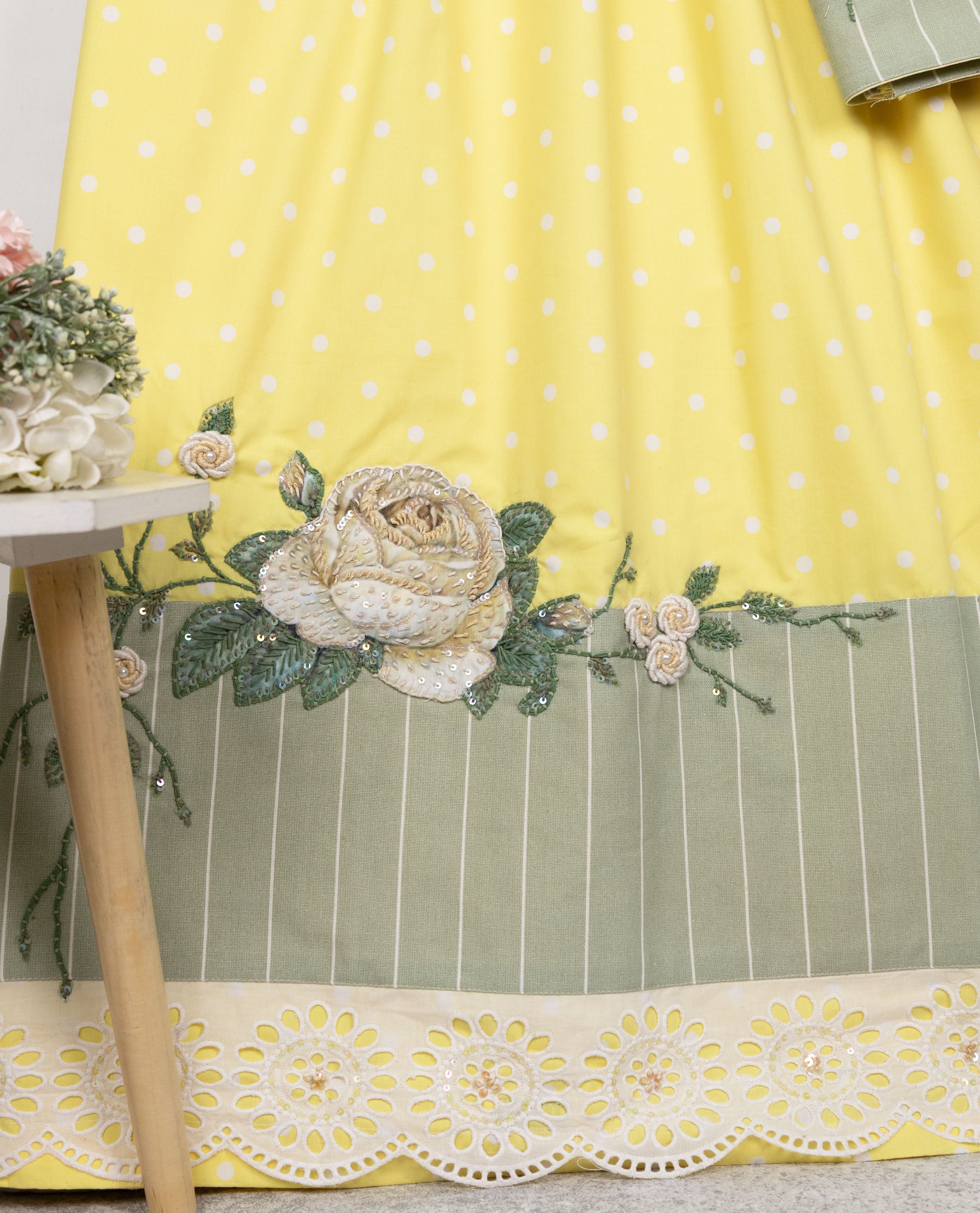 Chiffon Yellow White Dots Rida With Smart Sage Lining Panel & Floral Applique Aari Work
