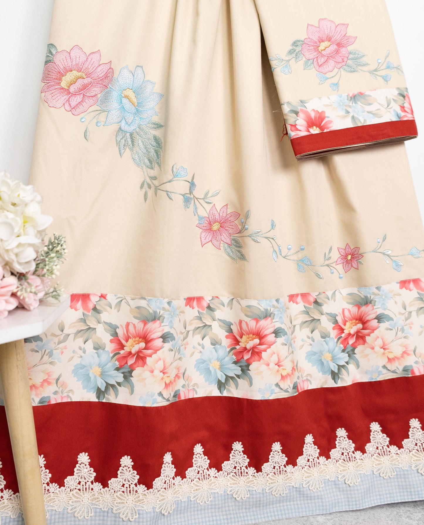 Beige Rida With Floral Embroidery Work & Smart Floral Print Panel & Laces