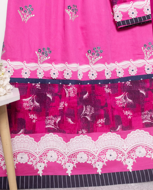 Rani Pink Rida With Smart Lace Panel & Floral Embroidery Work