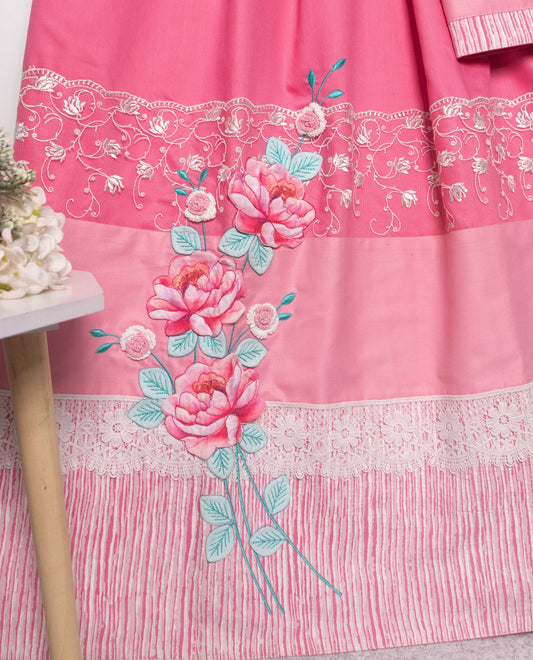 Rose Pink Rida With Smart Panel Lace & Floral Bunch