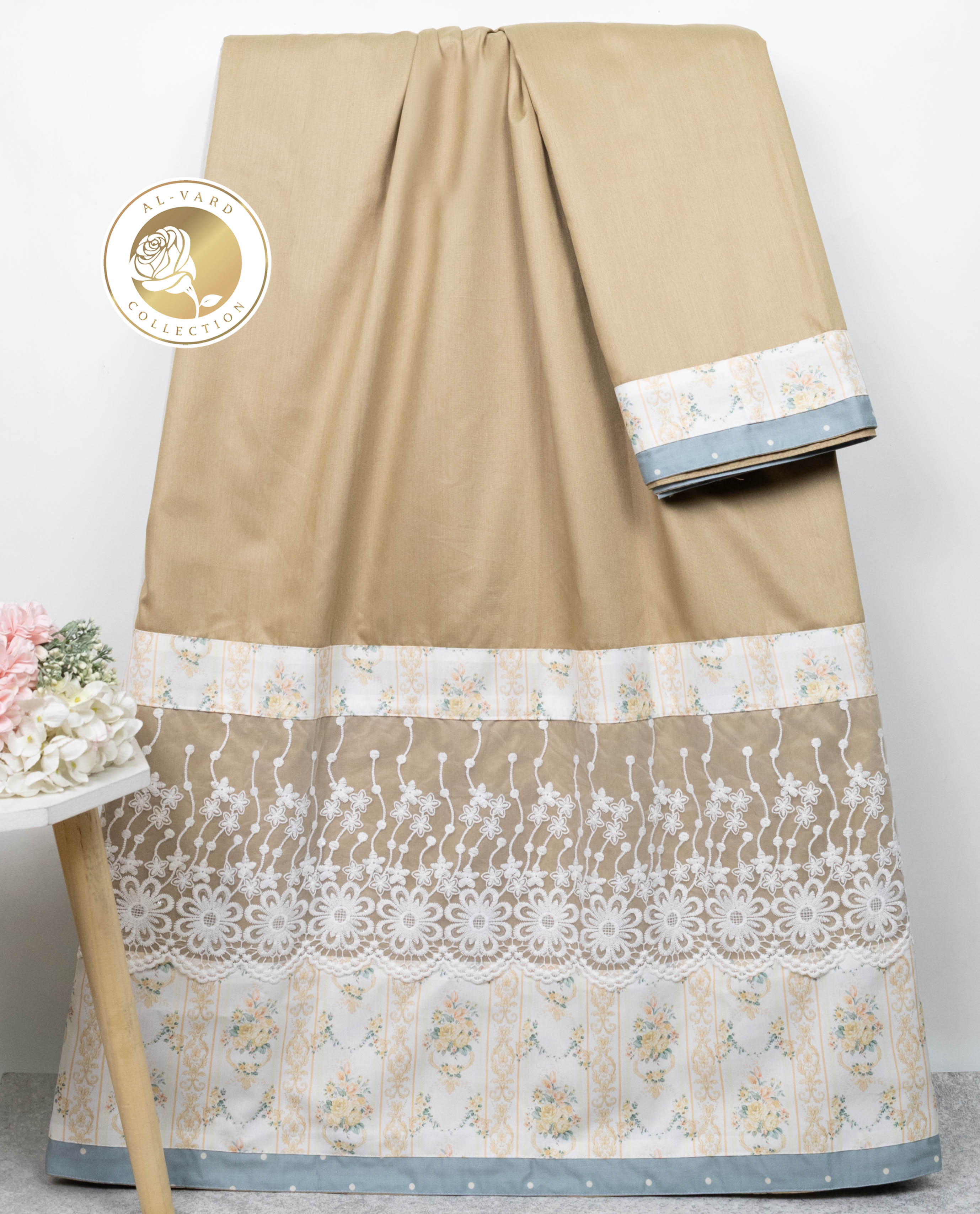 Light Beige Rida With White Floral Lace & Smart Floral Panel