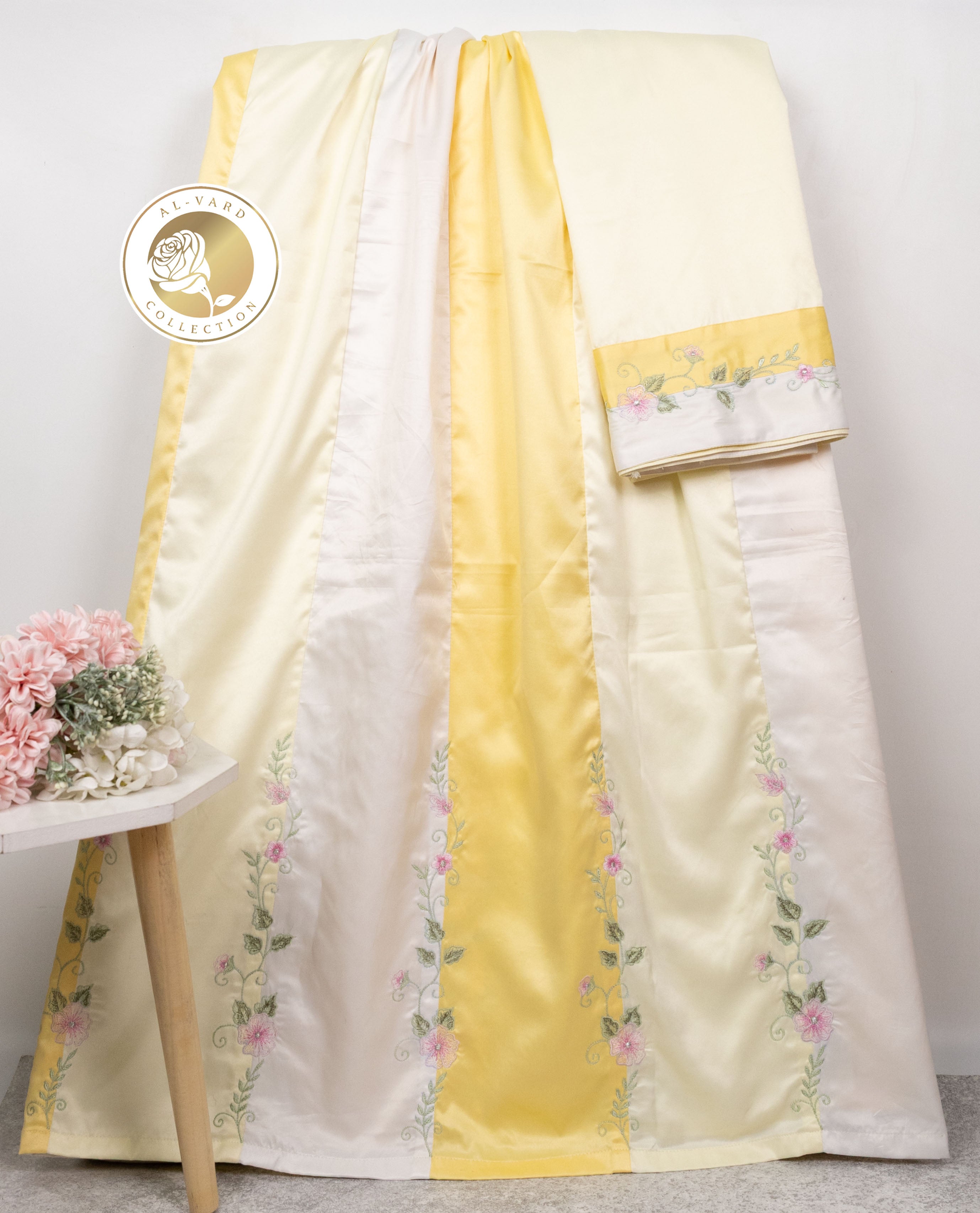 Cream White & Light Yellow Standing Pattern Rida & Smart Floral Embroidery Work