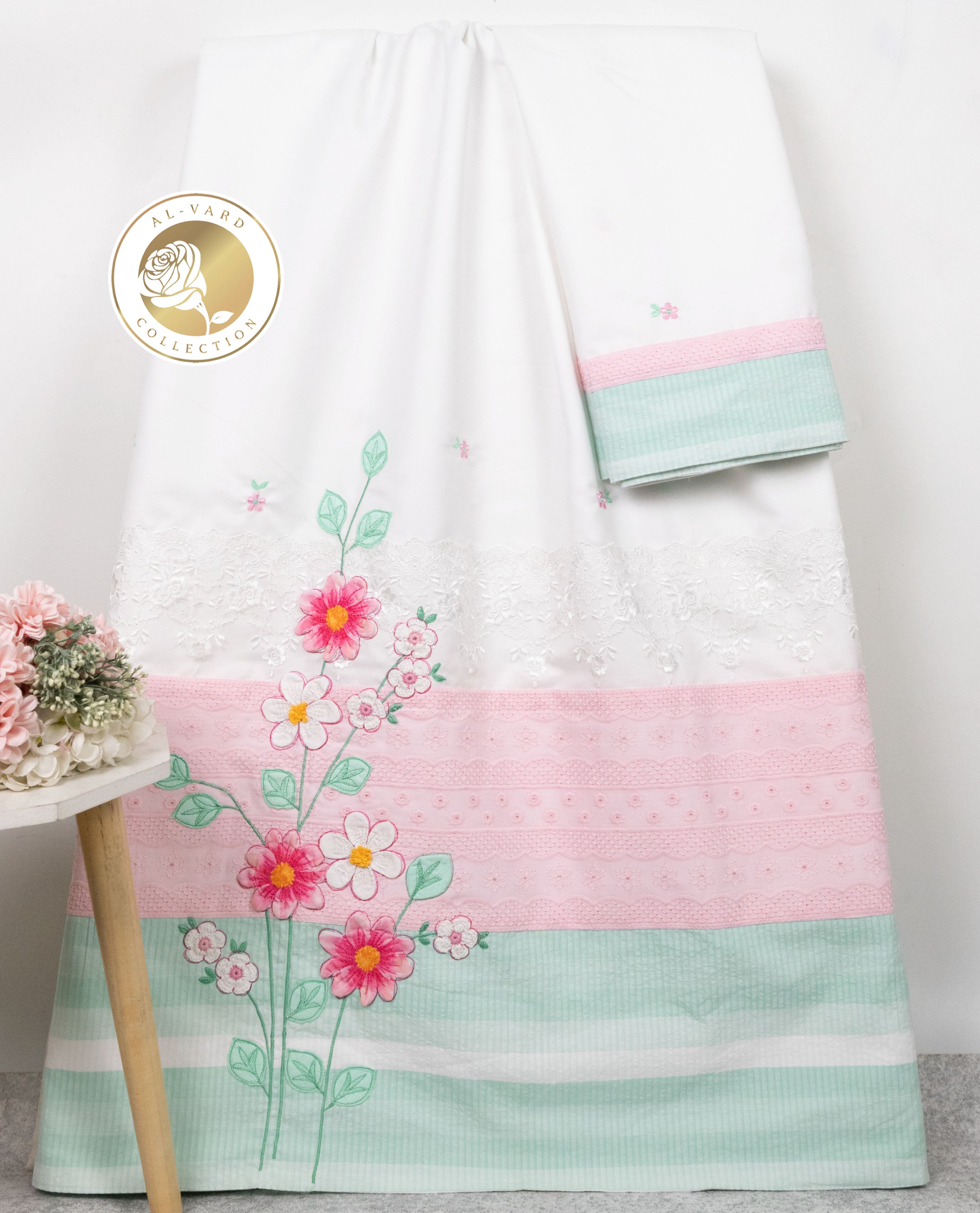 Classic White Rida With Smart Pink Green Lace & Smart Floral Lace