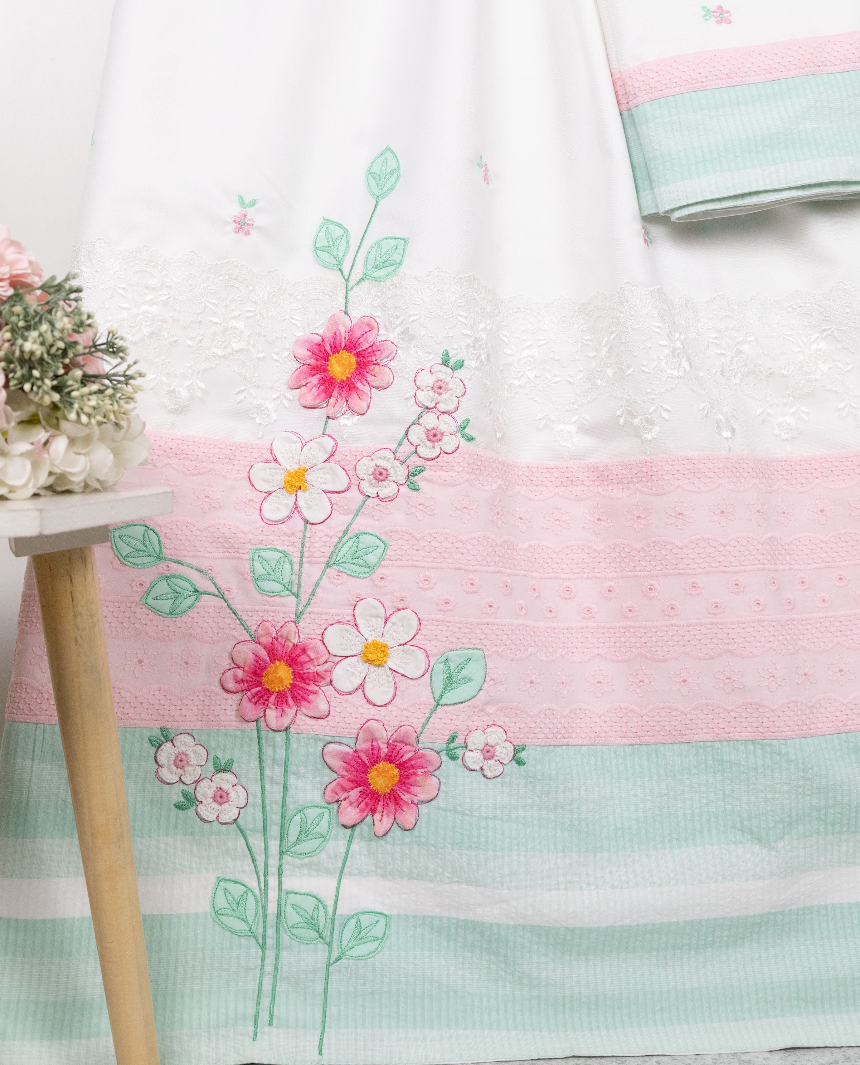 Classic White Rida With Smart Pink Green Lace & Smart Floral Lace