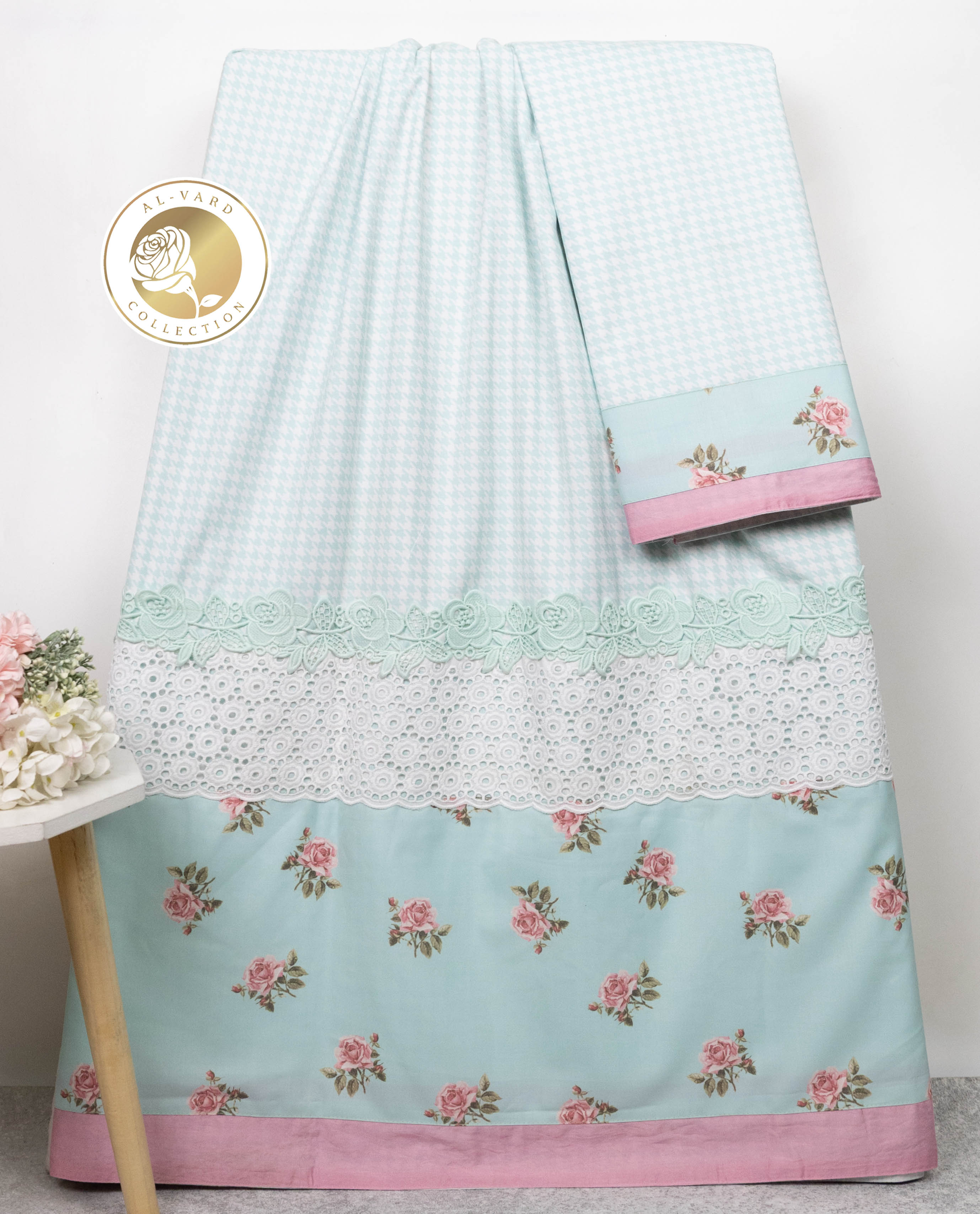 Ice Mint Green Self Design Rida With Smart Floral Lace & Smart Rose Print Panel