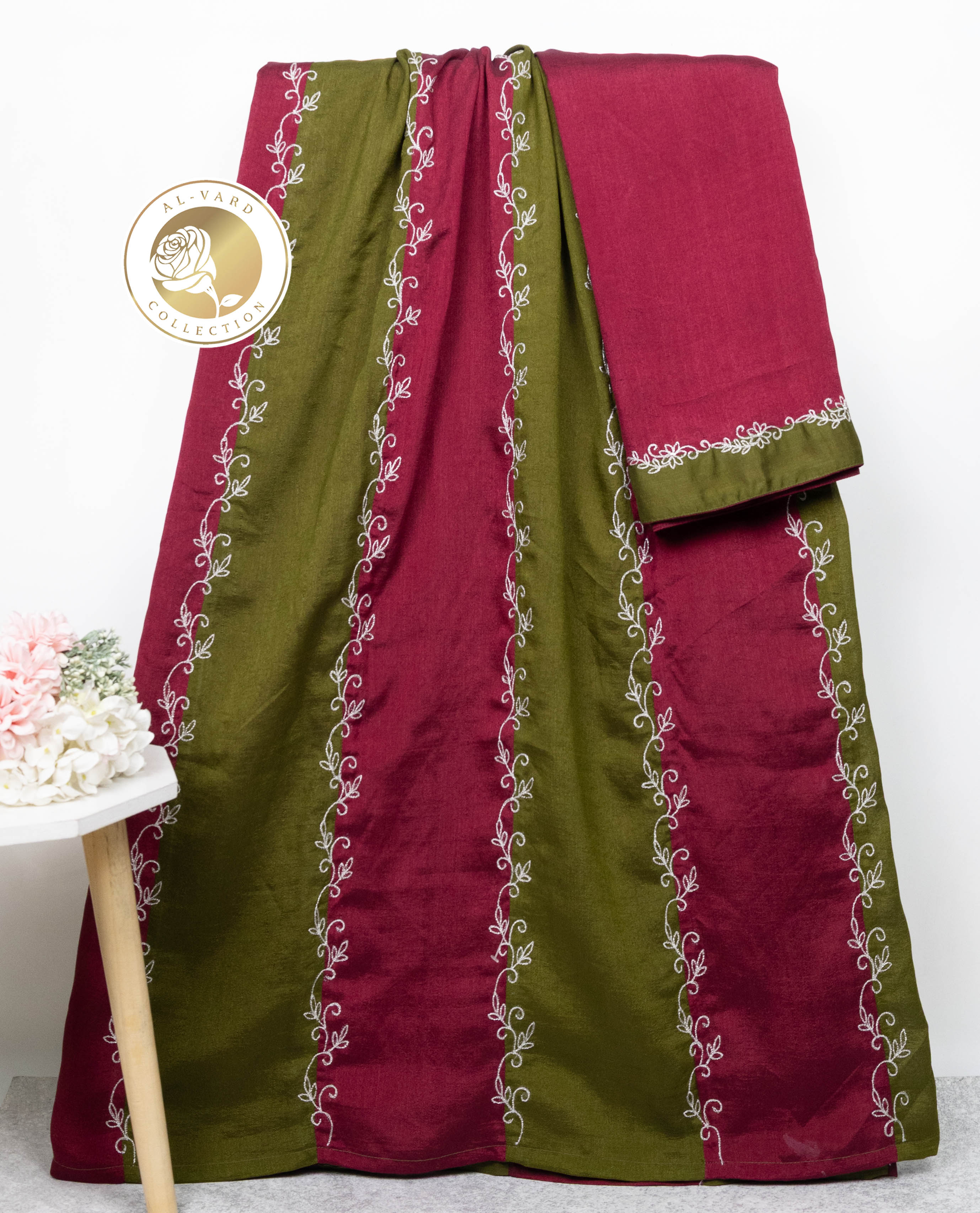 Burgundy Dark Green 90grm Silk Rida With Smart Embroidery Border