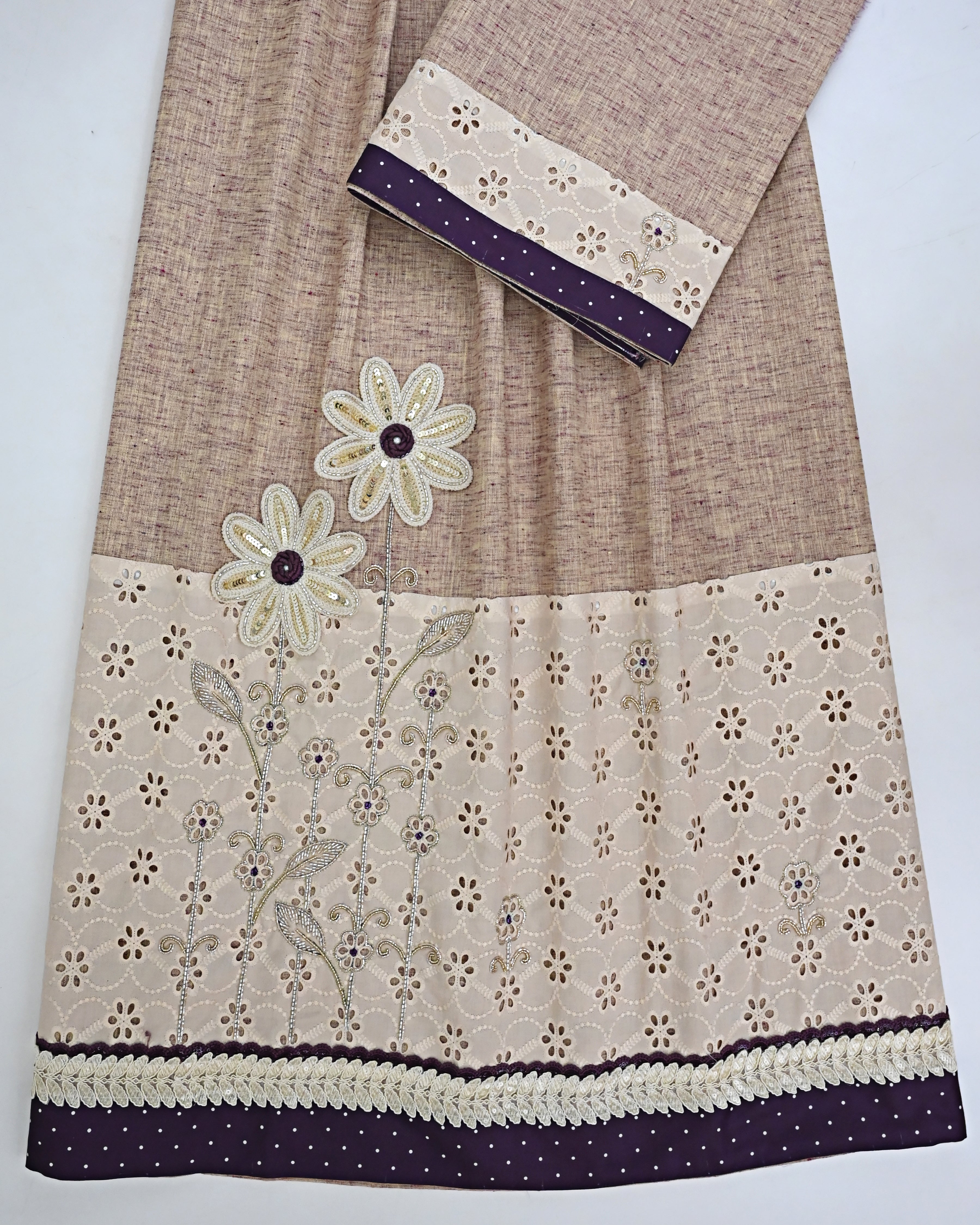 Melange Pink Rida With Smart Hakoba Panel & Floral Aari Work On It