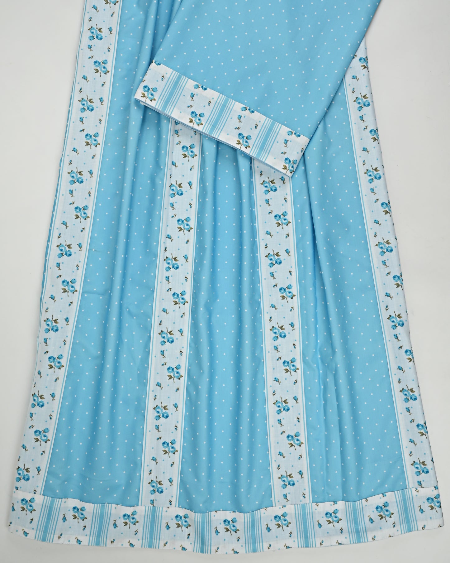 Light Blue Rida With Smart Standing Patta Pattern