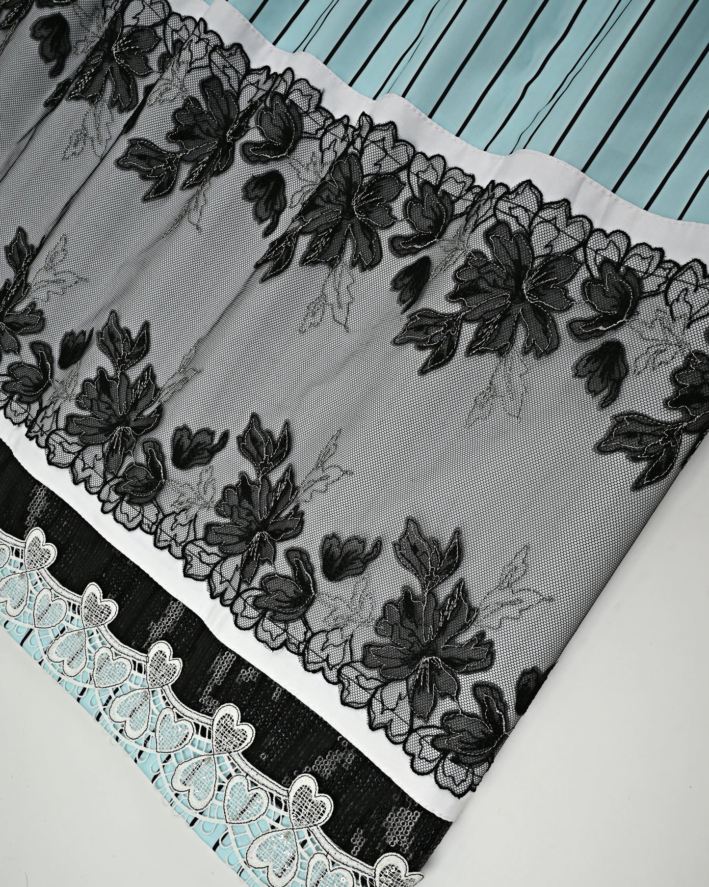 Light Blue Black Lining Rida With Smart Black Lace