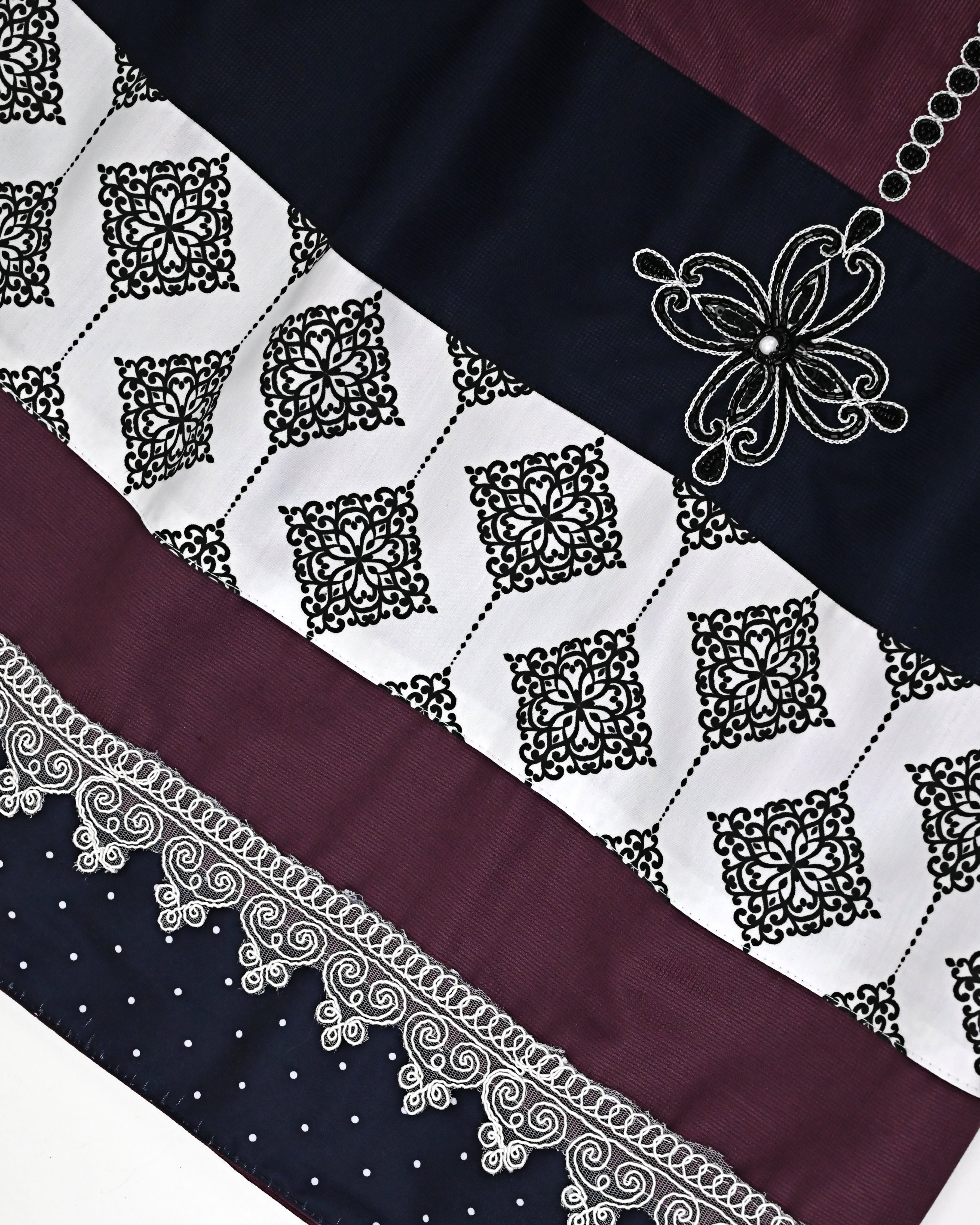 Wine Red Rida With Smart Floral Work & Smart Design Panel Lace