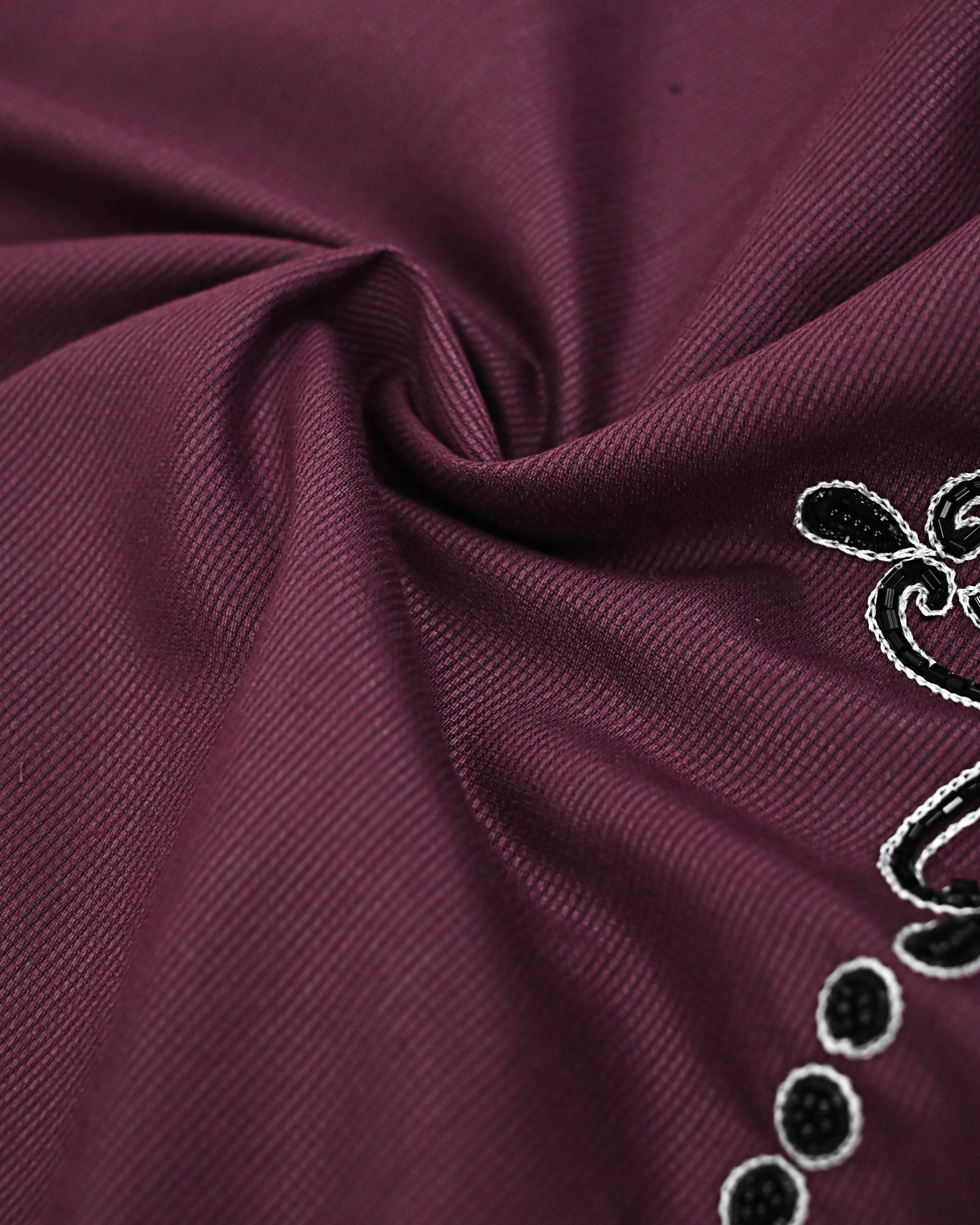 Wine Red Rida With Smart Floral Work & Smart Design Panel Lace