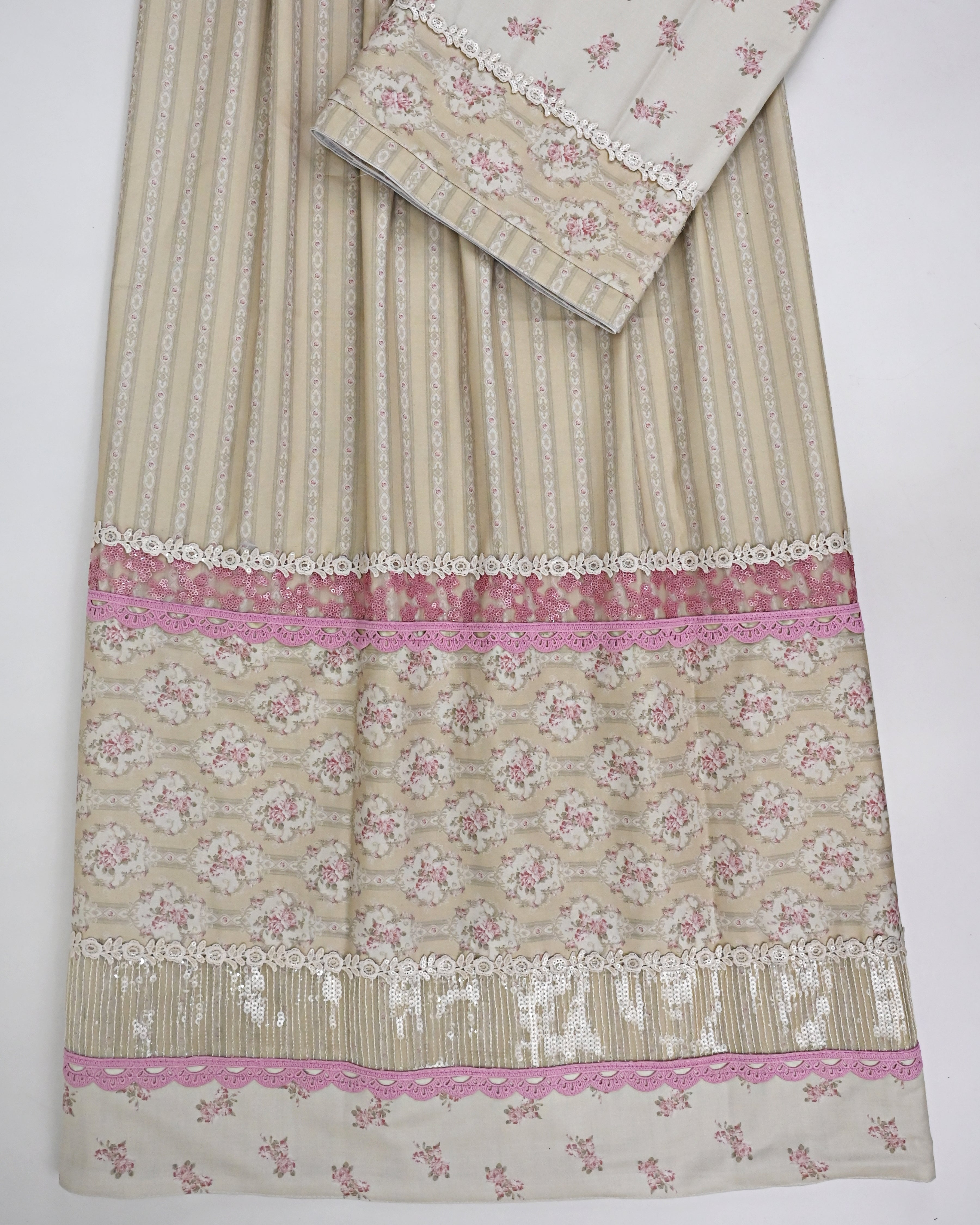Alvard Printed Material Rida With Smart Shining Lace & Printed Panel