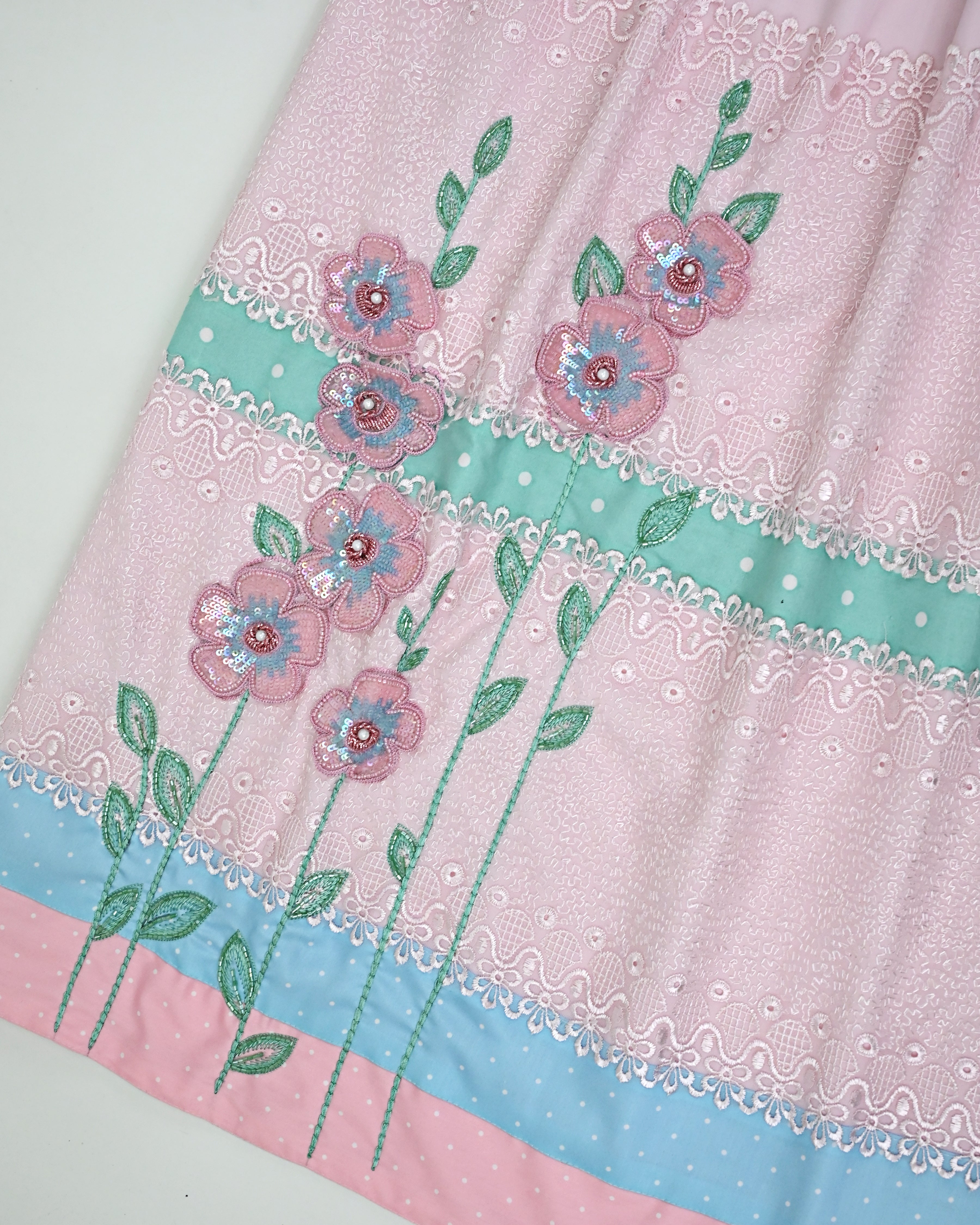 Powder Pink Rida With Floral Aari Work & Smart Lacing Paneling