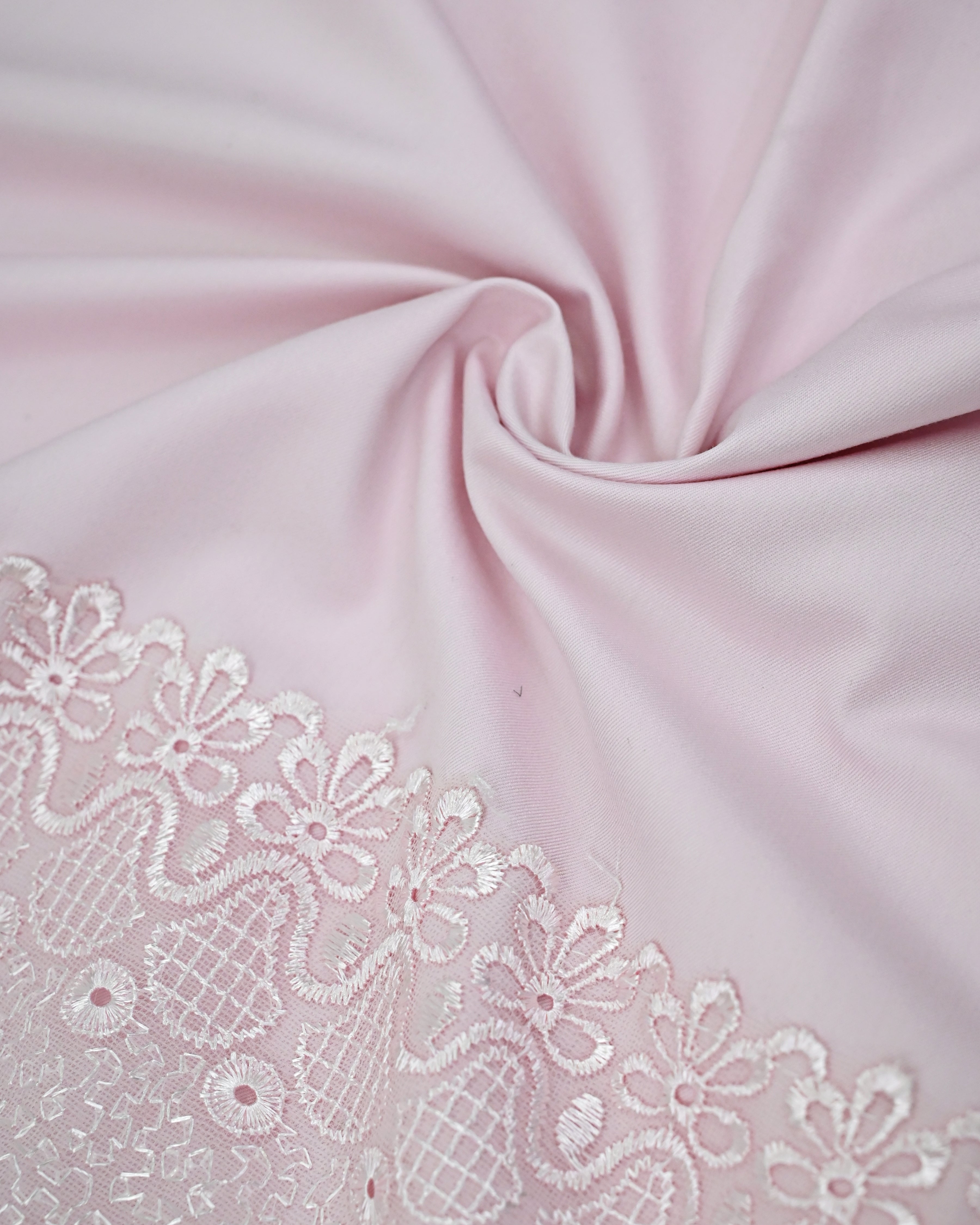 Powder Pink Rida With Floral Aari Work & Smart Lacing Paneling