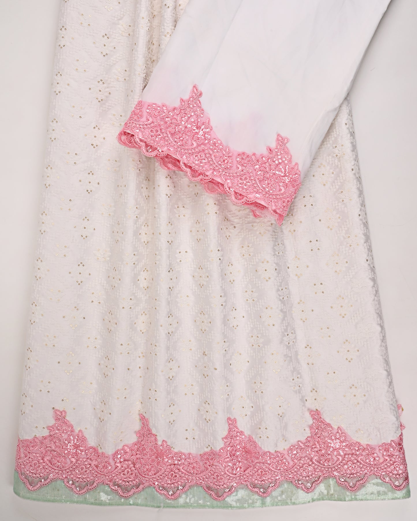 White Heavy Material Rida With Smart Sequence Lace