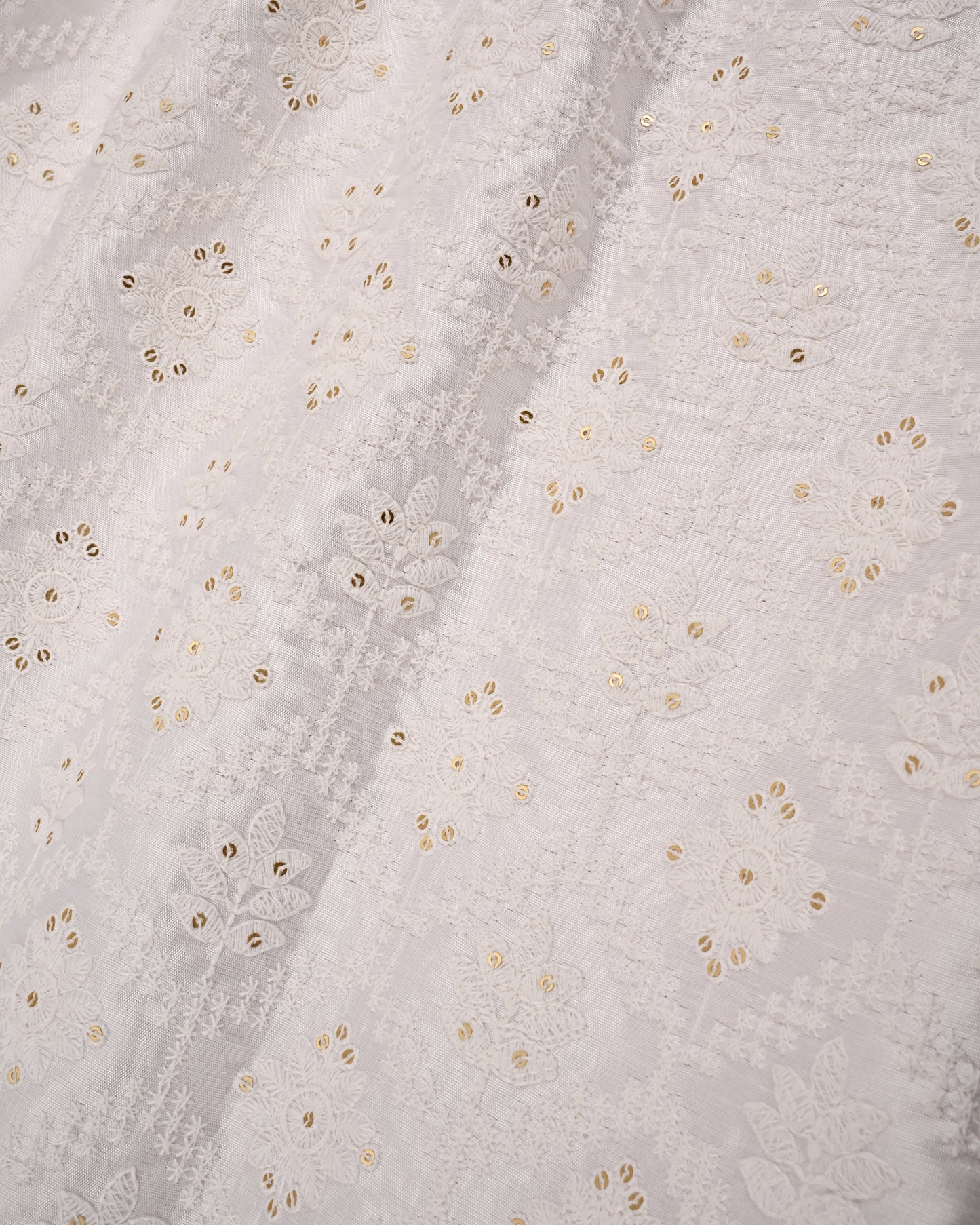 White Heavy Material Rida With Smart Sequence Lace
