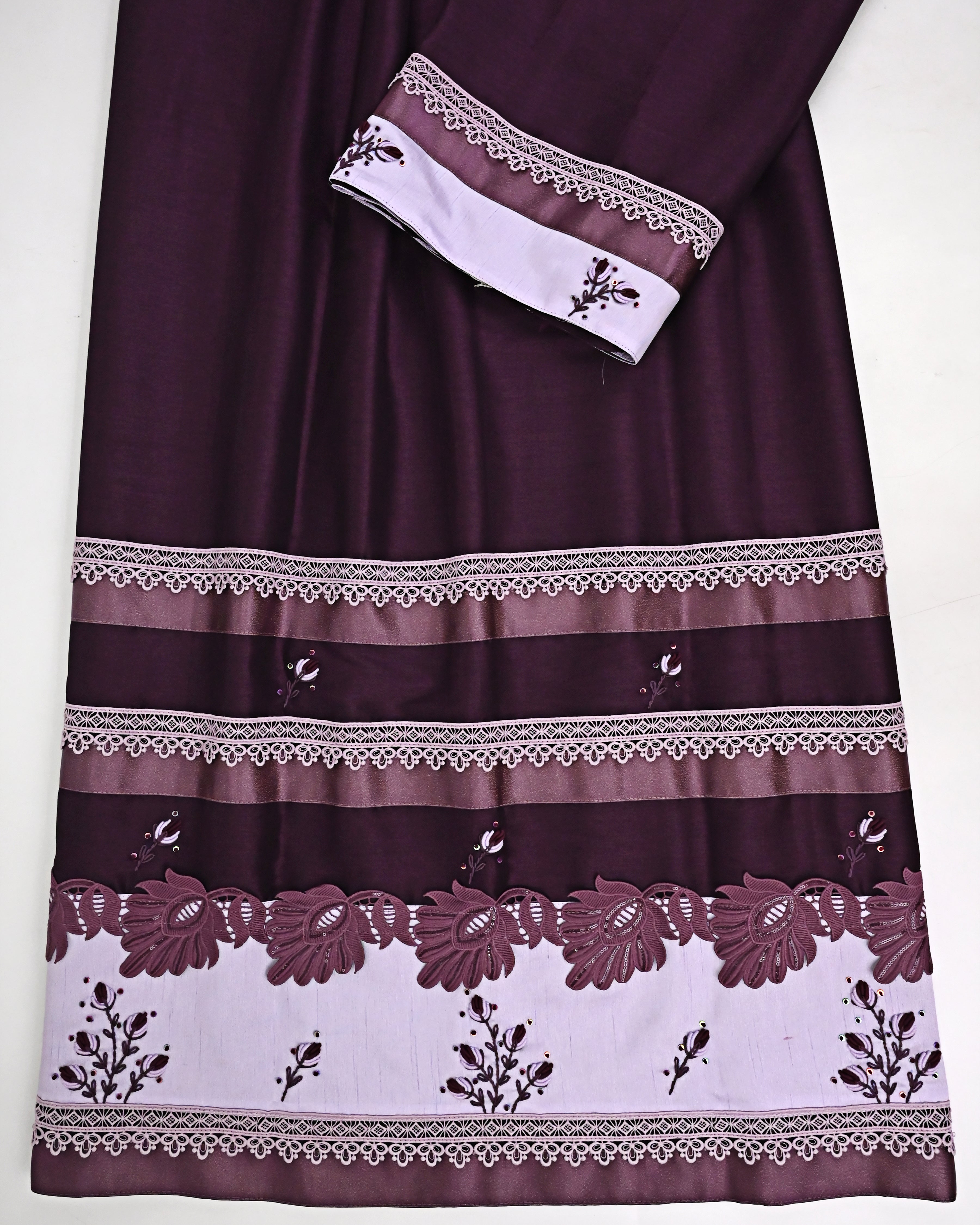 Dark Plum Rida With Smart Floral Work Dark Color Lacing & Dark Color Panel