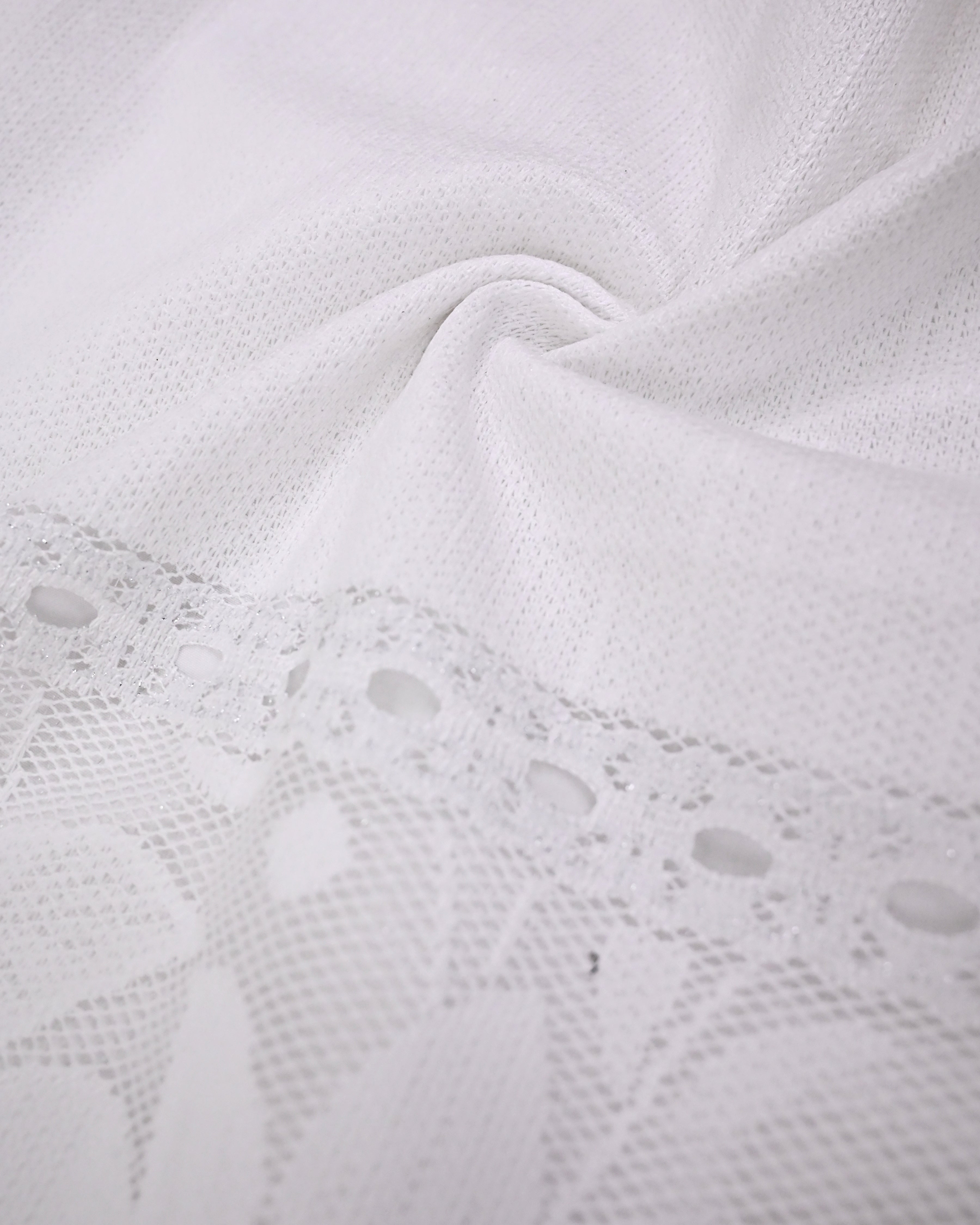 MIlky White Heavy Material Rida With Heavy Look Floral Lace & Floral Aari Work All Over