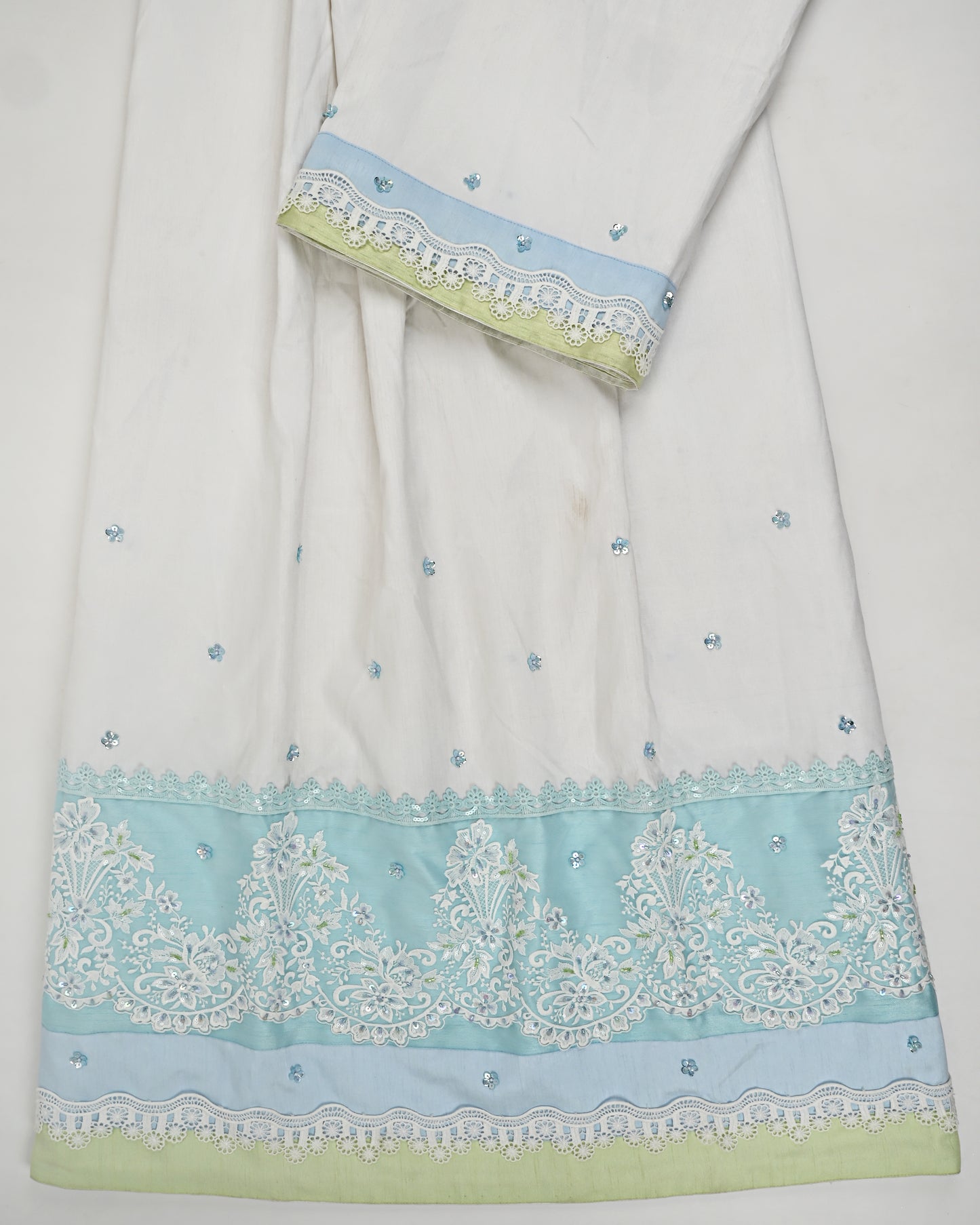 White Rida With Light Blue Panel & Heavy Lace Aari Work Touchup & Booties